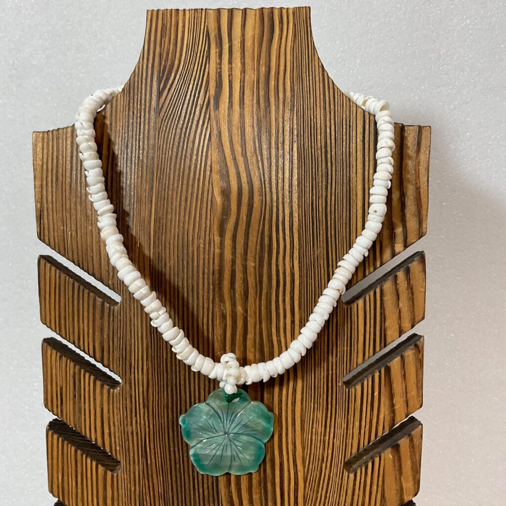 16in White Shell Beaded Necklace with Carved Green Abalone Flower Pendant 27.21g - Image 1