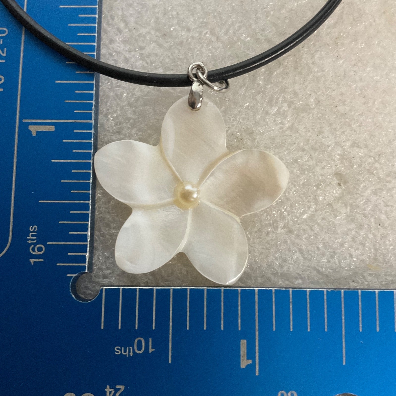 18in White Shell Flower Pendant Necklace Black Cord Adjustable Jewelry - Image 6