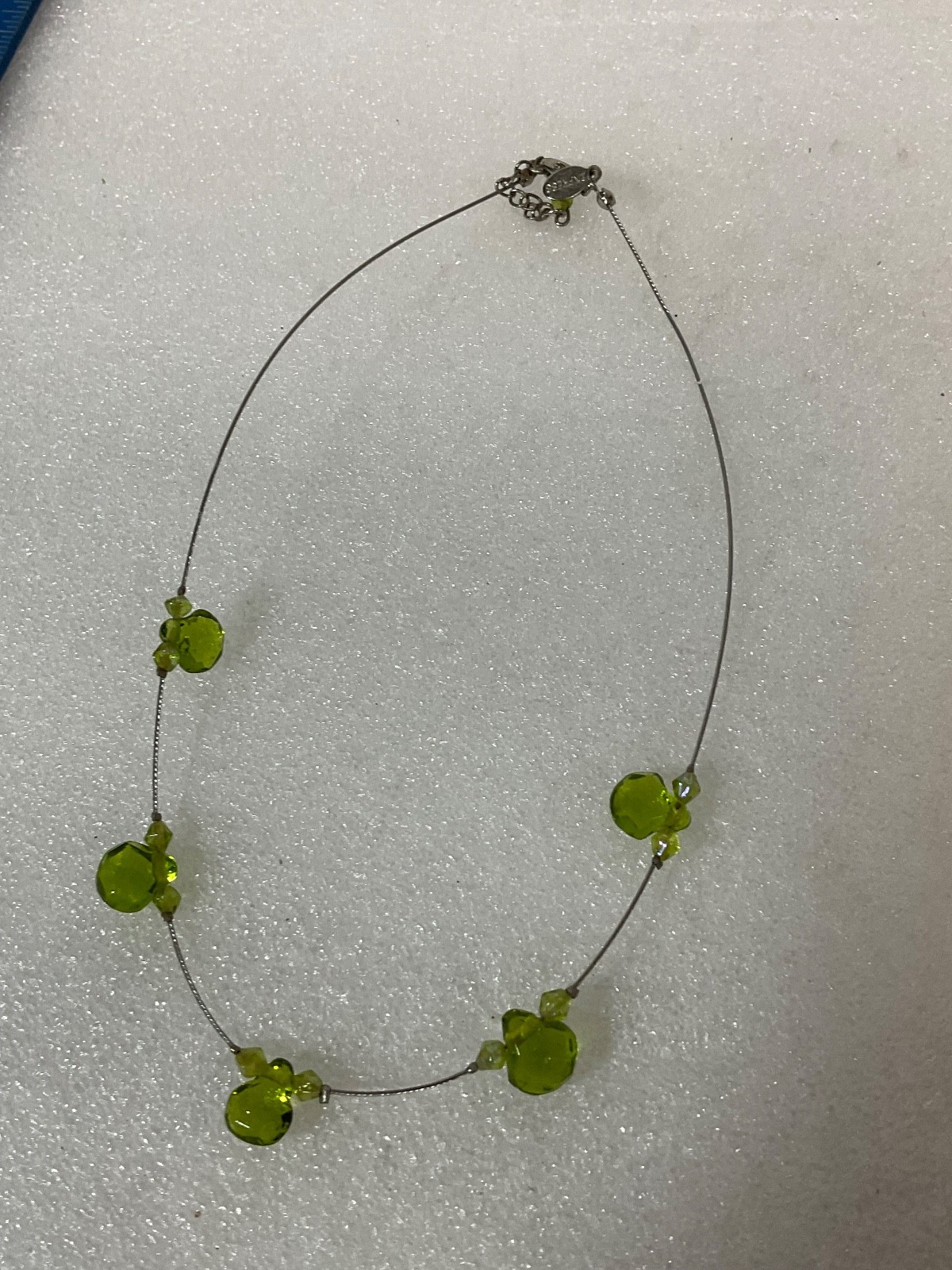 16in Express Green Glass Bead Necklace Silver Tone Wire Minimalist Jewelry - Image 3