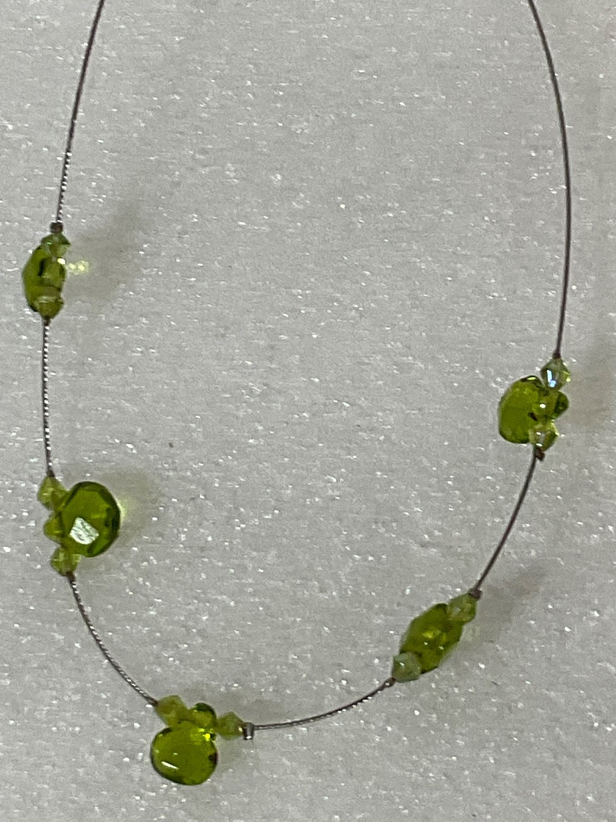 16in Express Green Glass Bead Necklace Silver Tone Wire Minimalist Jewelry - Image 6