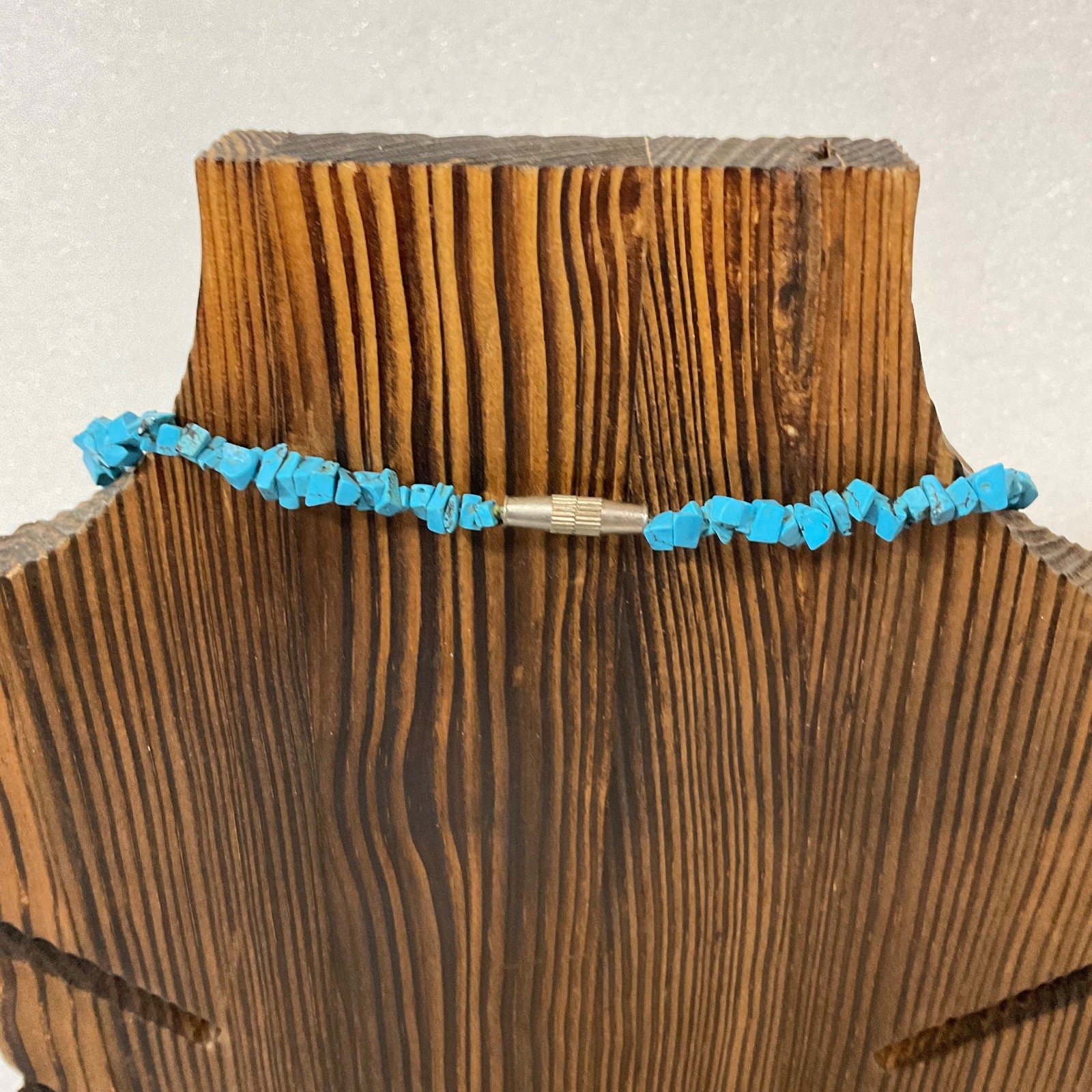 18in Turquoise Chip Beaded Necklace Magnetic Clasp Southwest Style 8.68g - Image 2