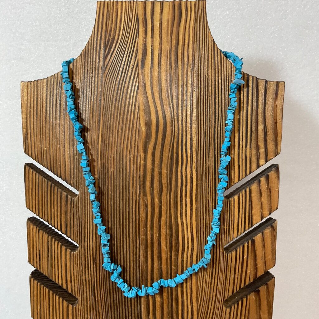 18in Turquoise Chip Beaded Necklace Magnetic Clasp Southwest Style 8.68g - Image 1