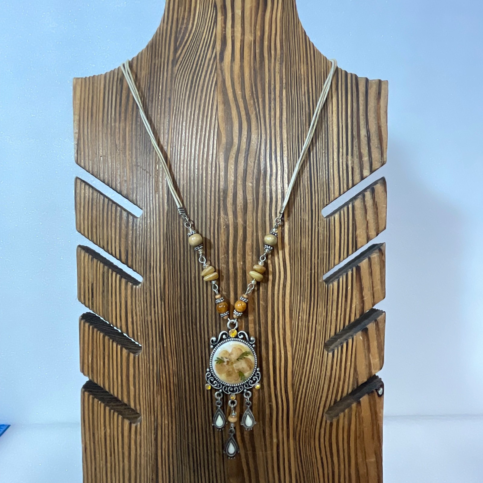 16in Pressed Flower Pendant Necklace Silver Tone Boho Style with Beads 16.71g - Image 2