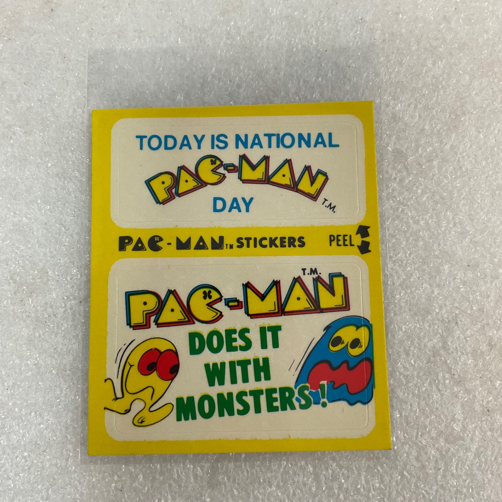 1980 Fleer Pac-Man Sticker #32 Does It With Monsters Ungraded - Image 1