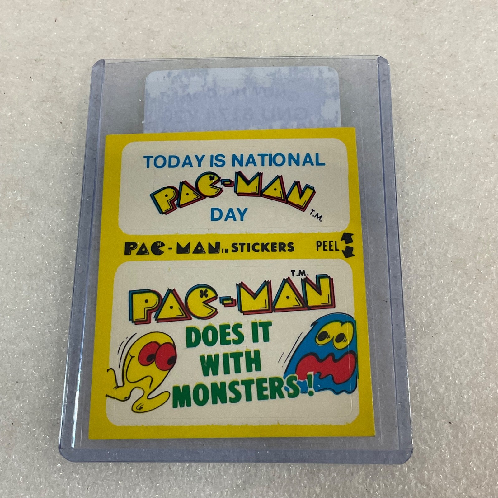 1980 Fleer Pac-Man Sticker #32 Does It With Monsters Ungraded - Image 3