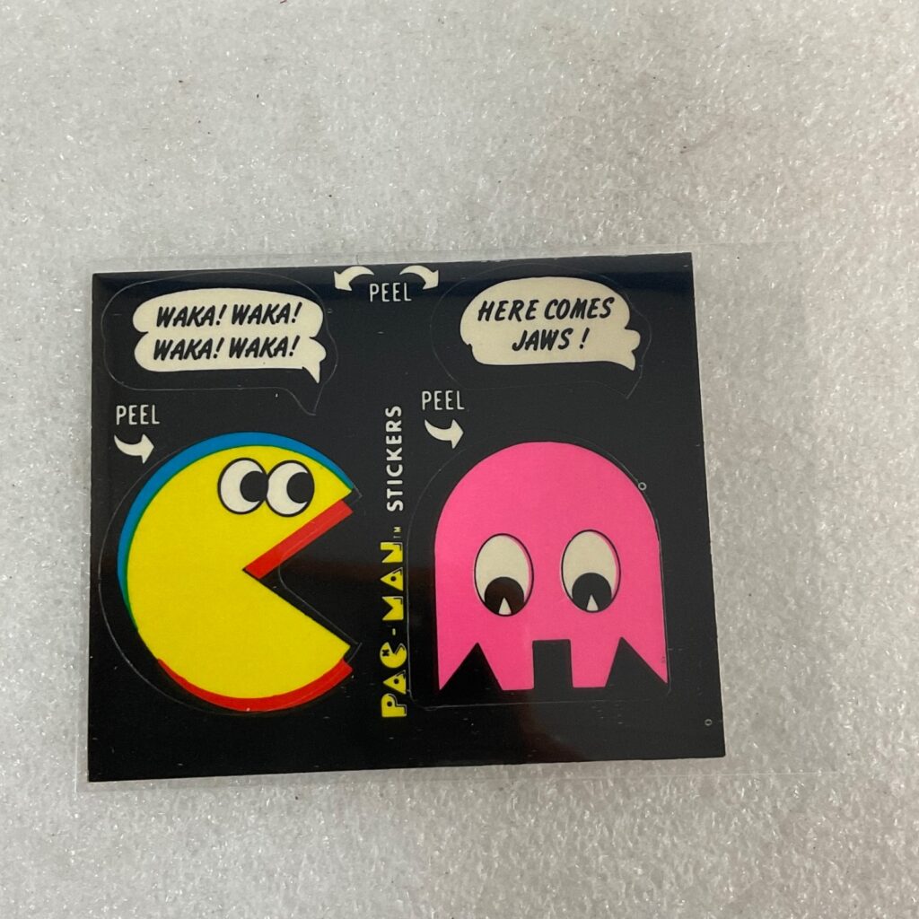 1980 Fleer Pac-Man Sticker #37 Waka Waka Here Comes Jaws Ungraded - Image 1