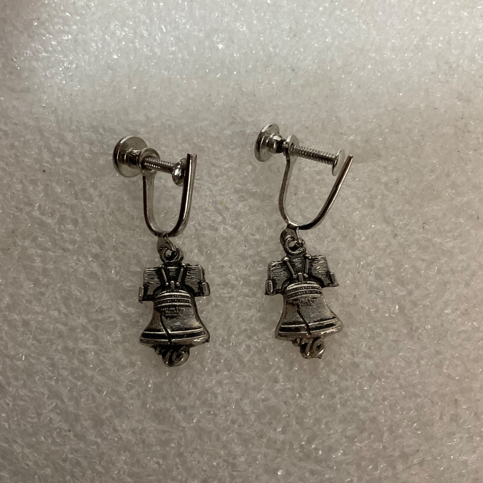 Vintage Silver Tone Liberty Bell Earrings Screw Back Patriotic USA 4.1g 1in - Image 10