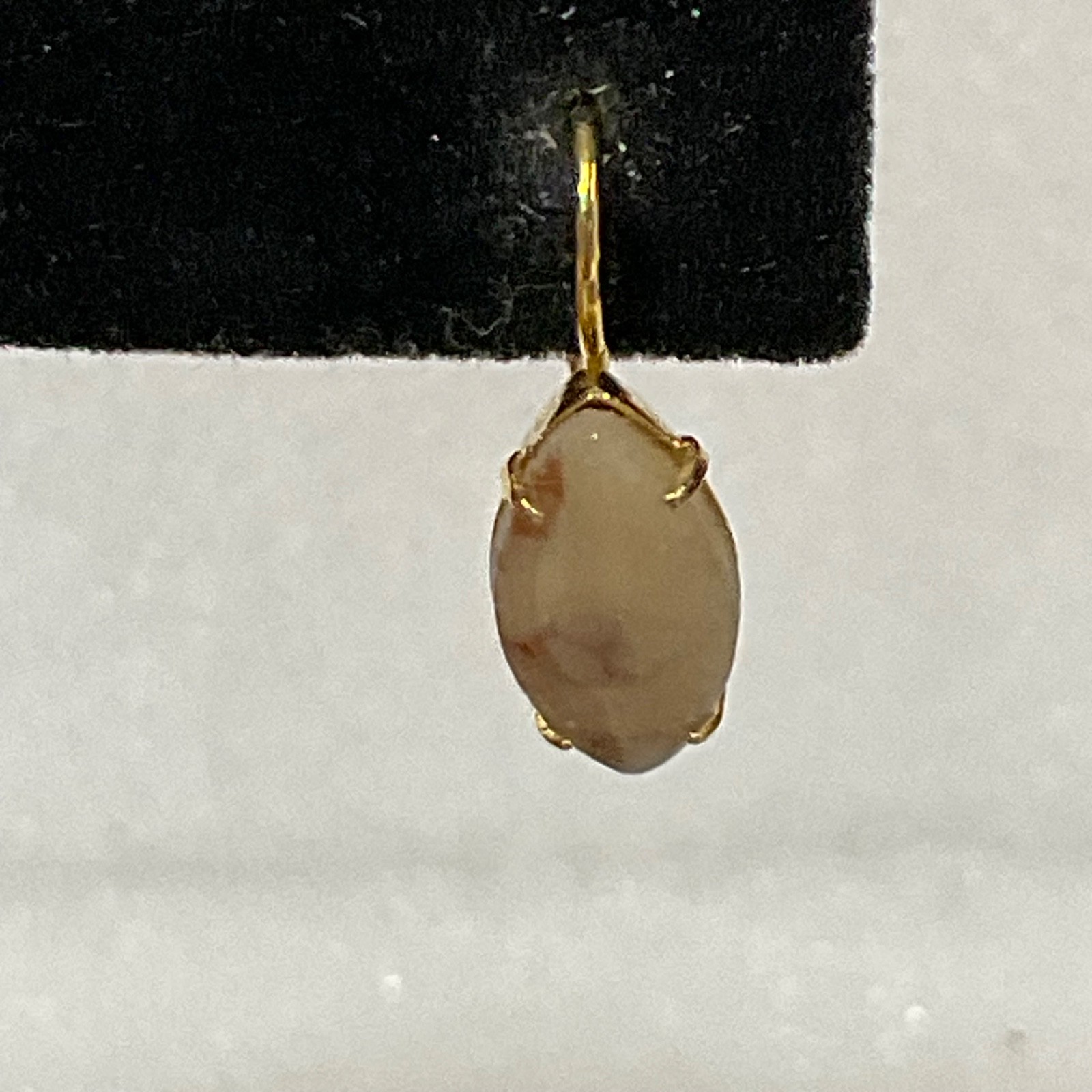 Vintage Gold Tone Drop Earrings 2.34g Marquise Stone Beige Brown Veined Design - Image 5