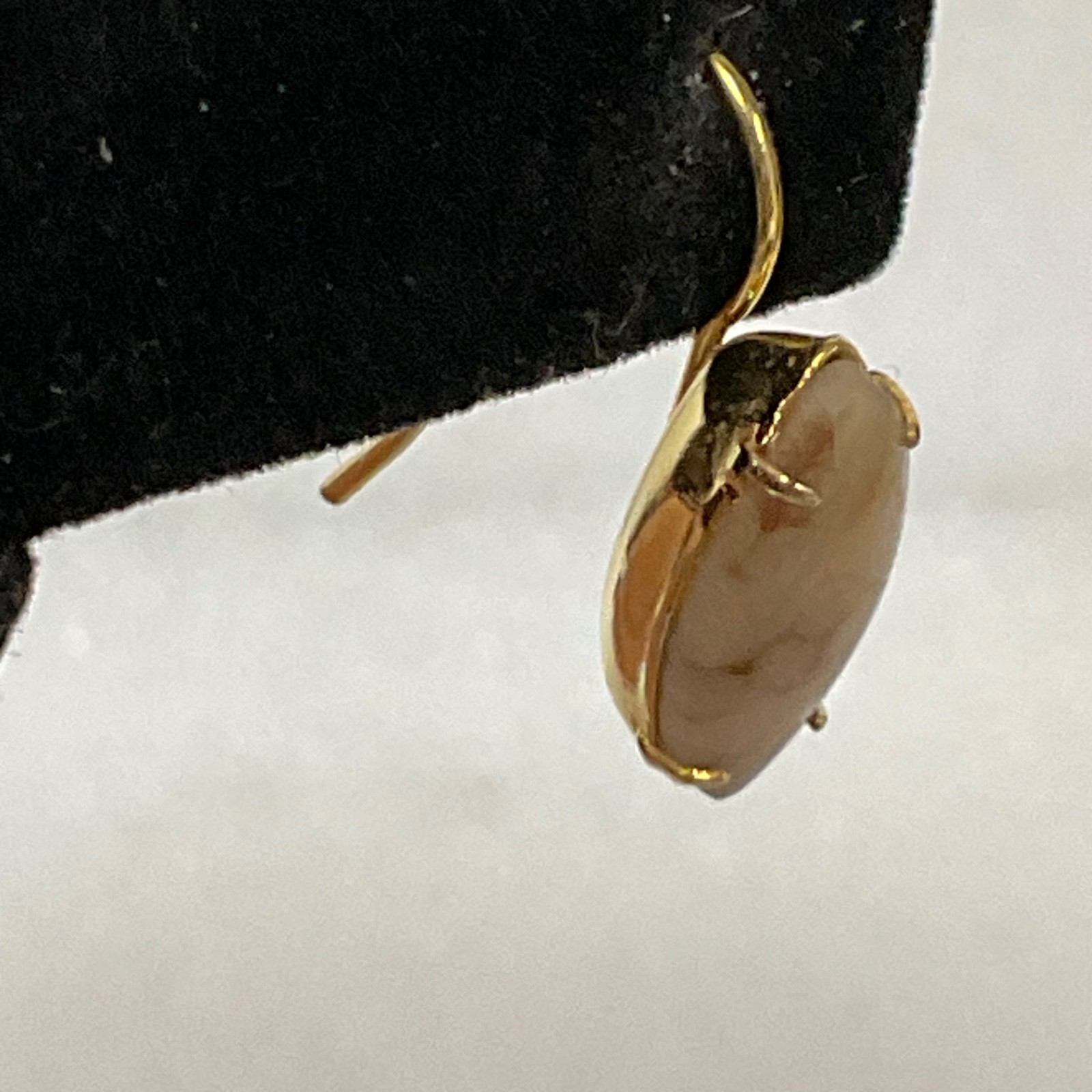 Vintage Gold Tone Drop Earrings 2.34g Marquise Stone Beige Brown Veined Design - Image 8