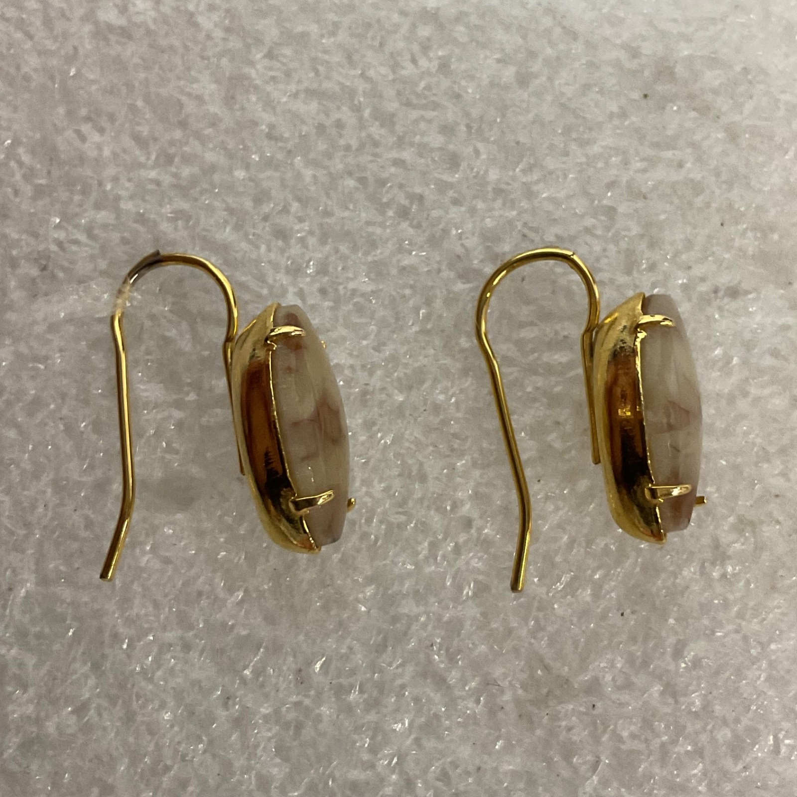 Vintage Gold Tone Drop Earrings 2.34g Marquise Stone Beige Brown Veined Design - Image 12