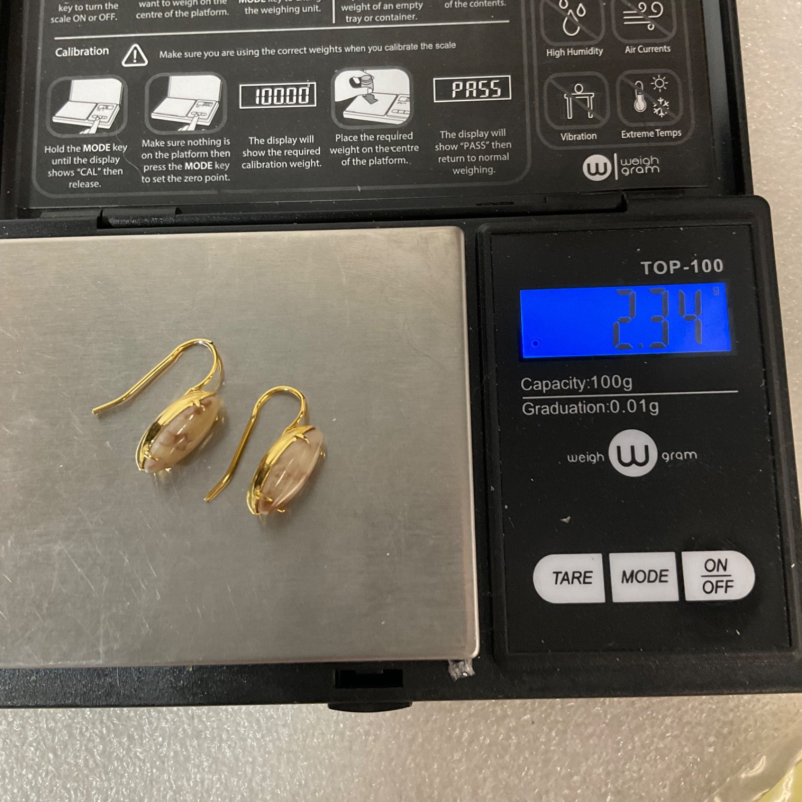 Vintage Gold Tone Drop Earrings 2.34g Marquise Stone Beige Brown Veined Design - Image 11