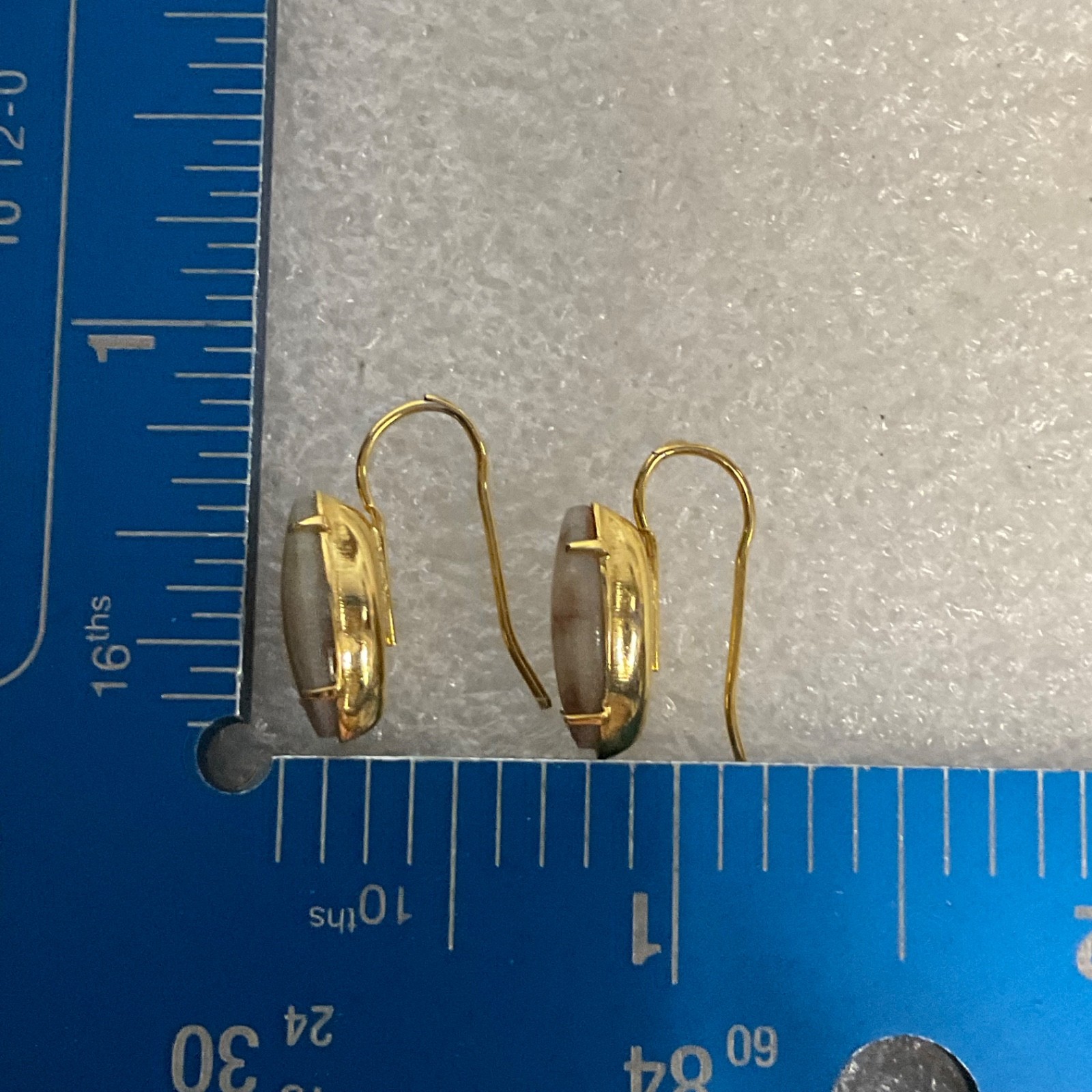 Vintage Gold Tone Drop Earrings 2.34g Marquise Stone Beige Brown Veined Design - Image 15