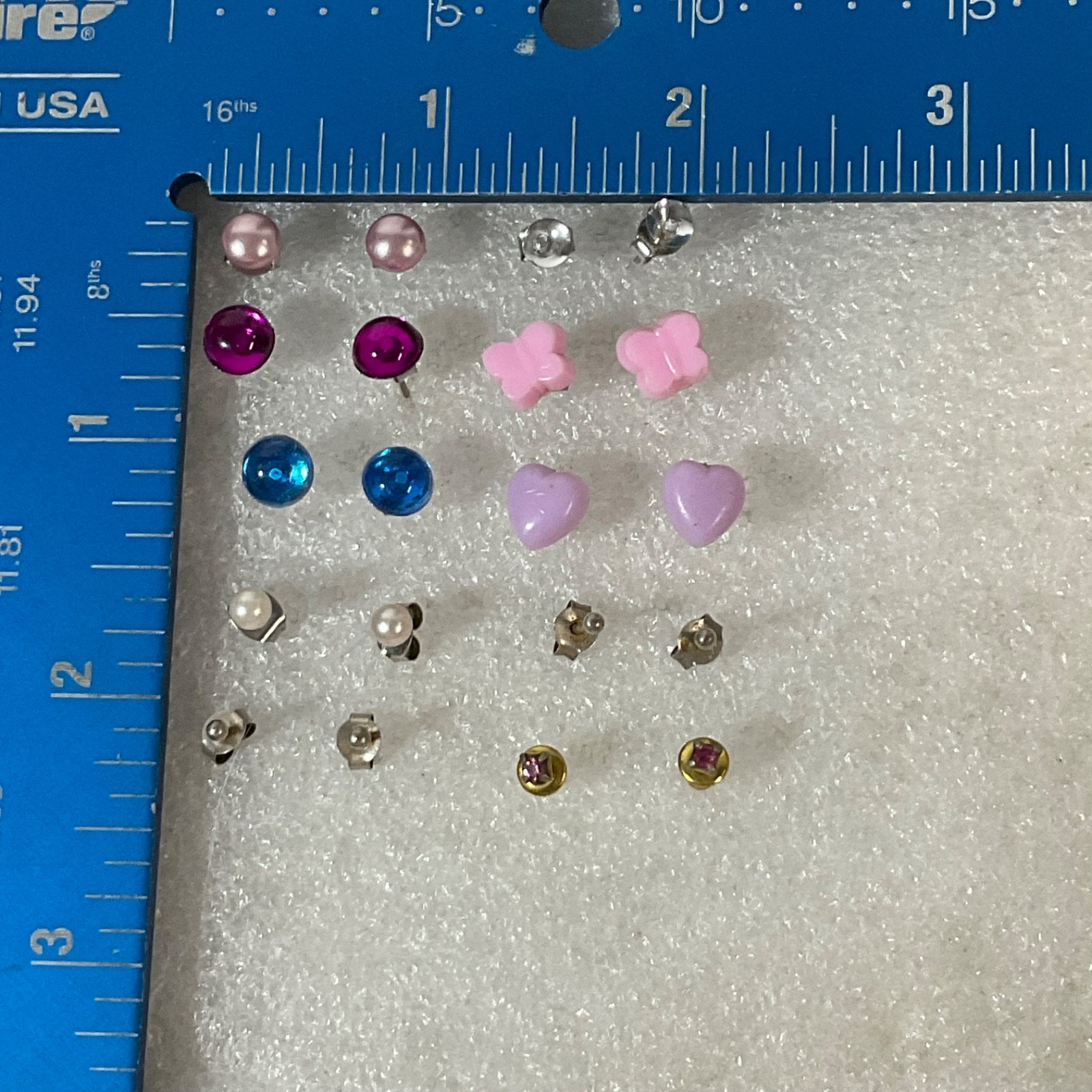 Lot of 10 Pairs Fashion Stud Earrings Mixed Colors Shapes Hearts Butterflies - Image 4