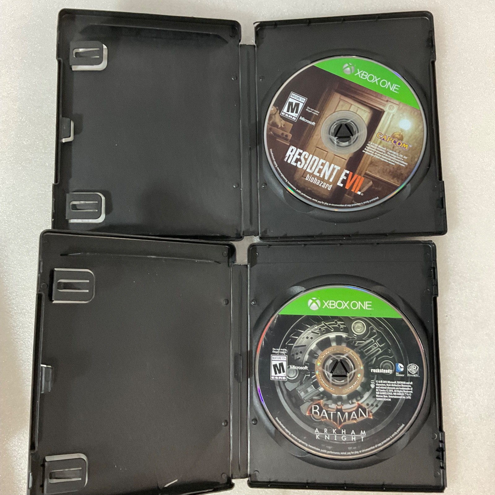 Xbox One Lot: Resident Evil 7 Biohazard + Batman Arkham Knight (2 Games) - Image 1