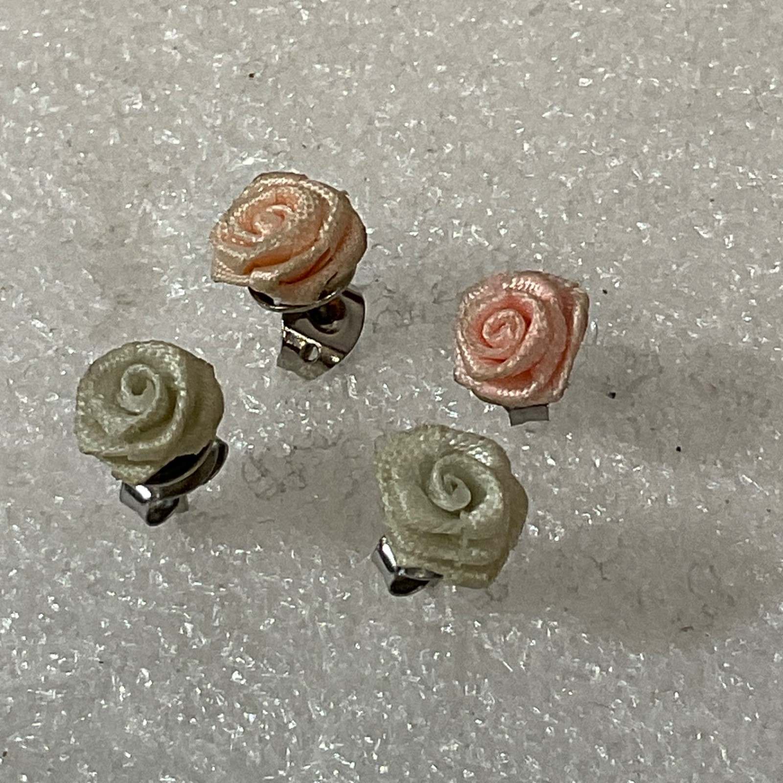 Lot of 2 Pairs Fabric Rose Flower Stud Earrings Pink White 1.22g Lightweight Fas - Image 2