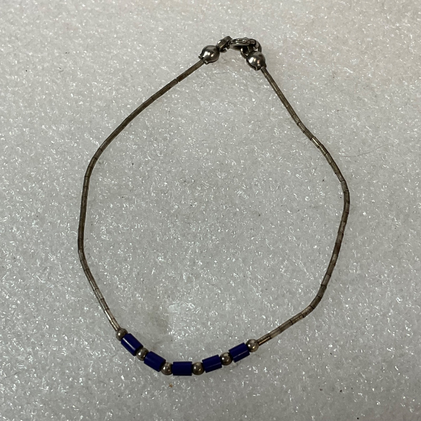 7in Silver Tone Bracelet Blue Tube Beads Minimalist Delicate Jewelry 1.33g - Image 4