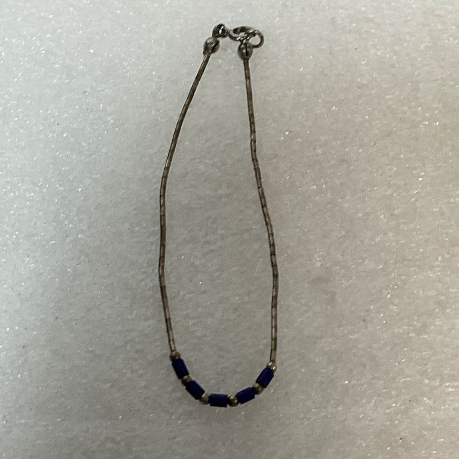 7in Silver Tone Bracelet Blue Tube Beads Minimalist Delicate Jewelry 1.33g - Image 5