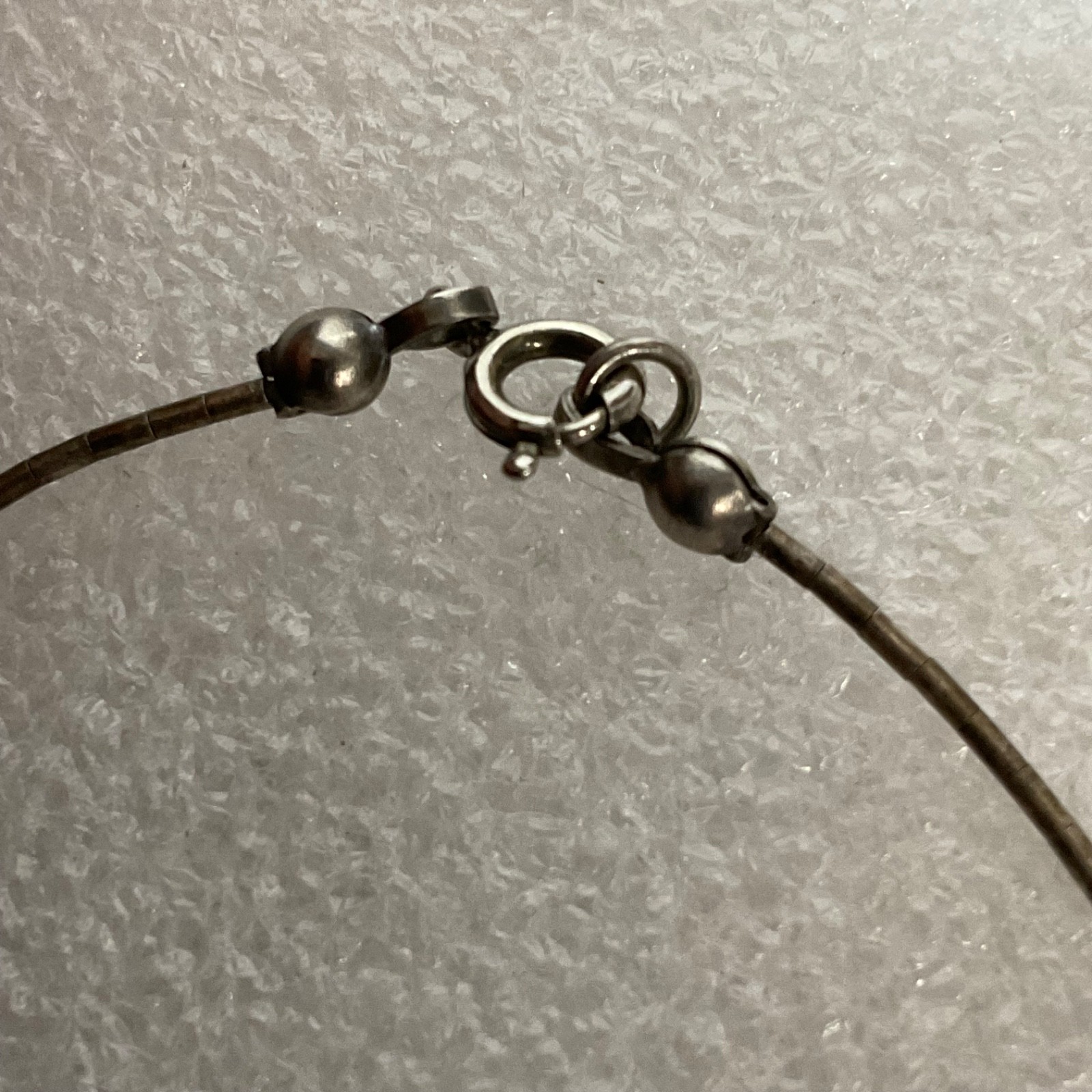 7in Silver Tone Bracelet Blue Tube Beads Minimalist Delicate Jewelry 1.33g - Image 6
