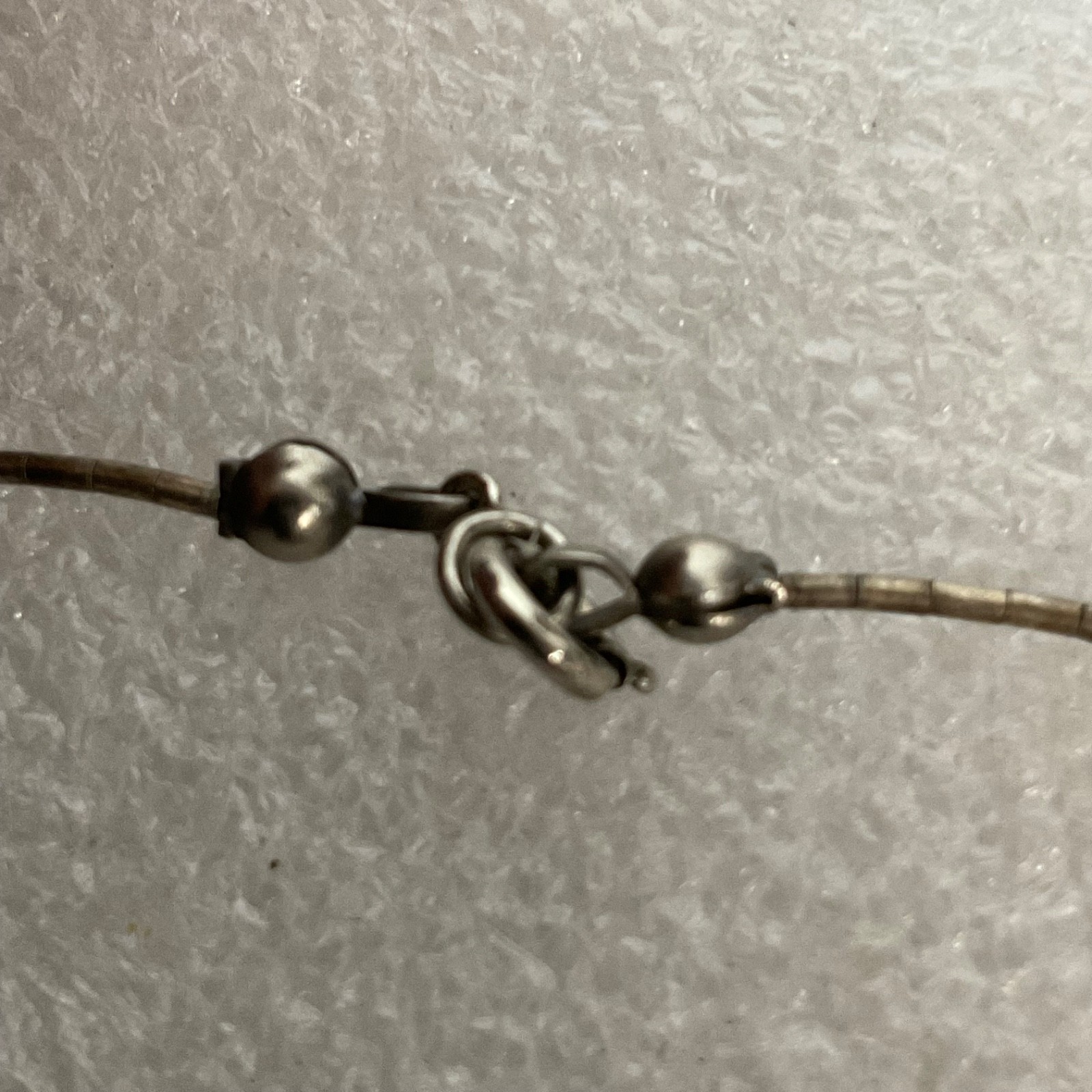 7in Silver Tone Bracelet Blue Tube Beads Minimalist Delicate Jewelry 1.33g - Image 7