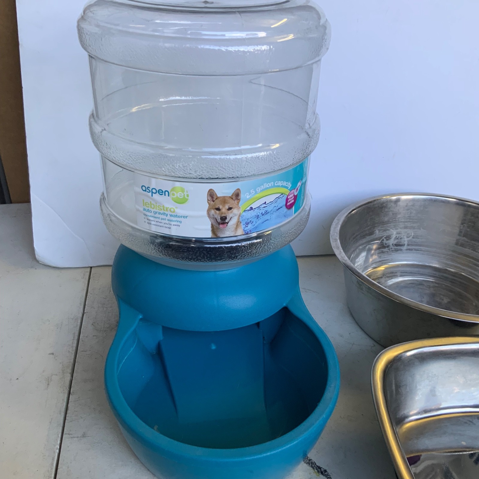 Aspen Pet LeBistro 2.5 Gal Gravity Waterer With 2 Metal Bowls - Image 2