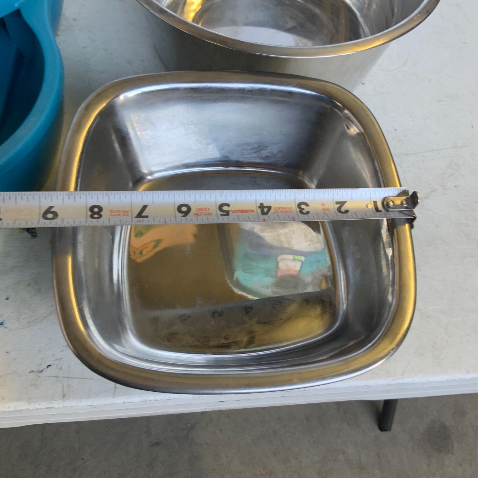 Aspen Pet LeBistro 2.5 Gal Gravity Waterer With 2 Metal Bowls - Image 7