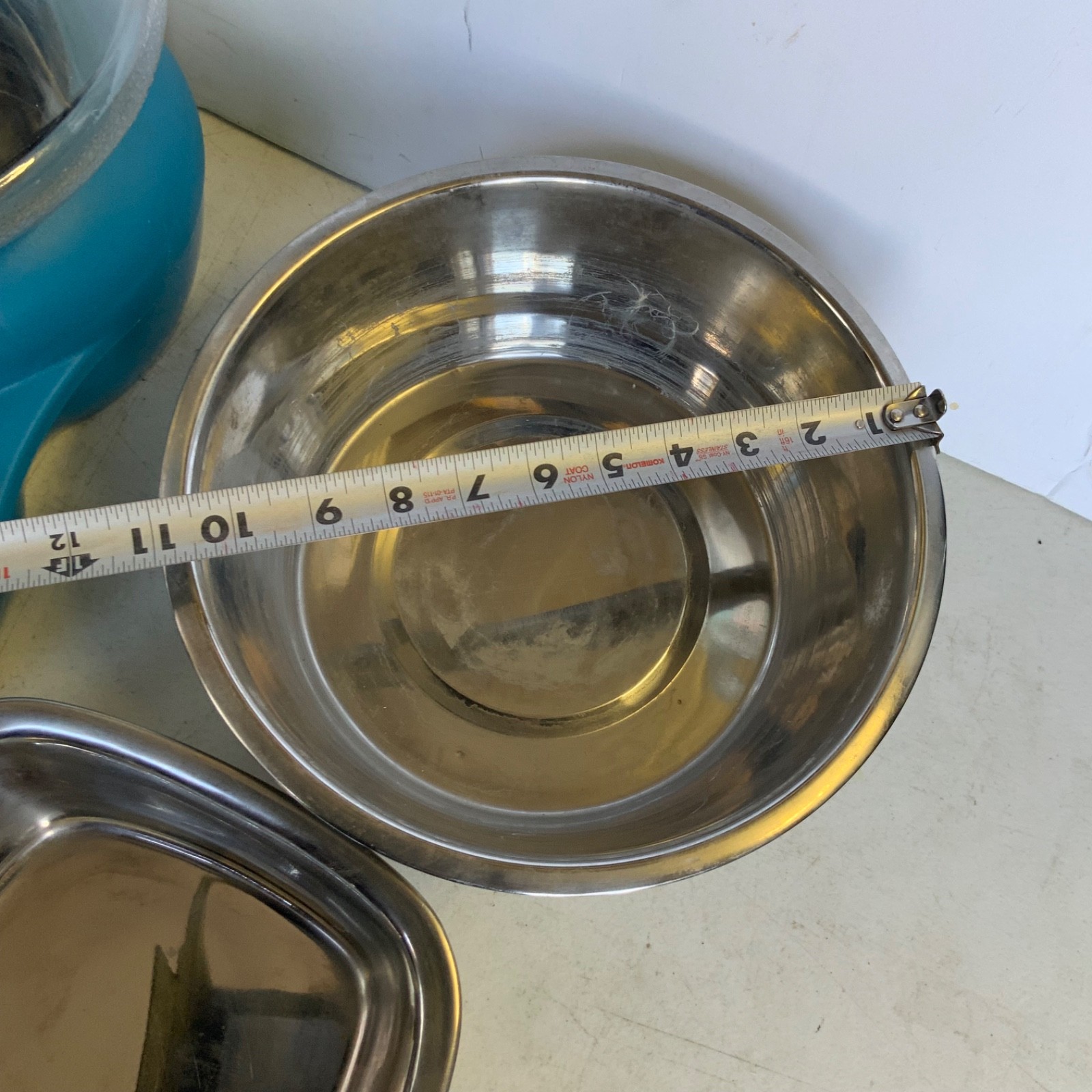 Aspen Pet LeBistro 2.5 Gal Gravity Waterer With 2 Metal Bowls - Image 5