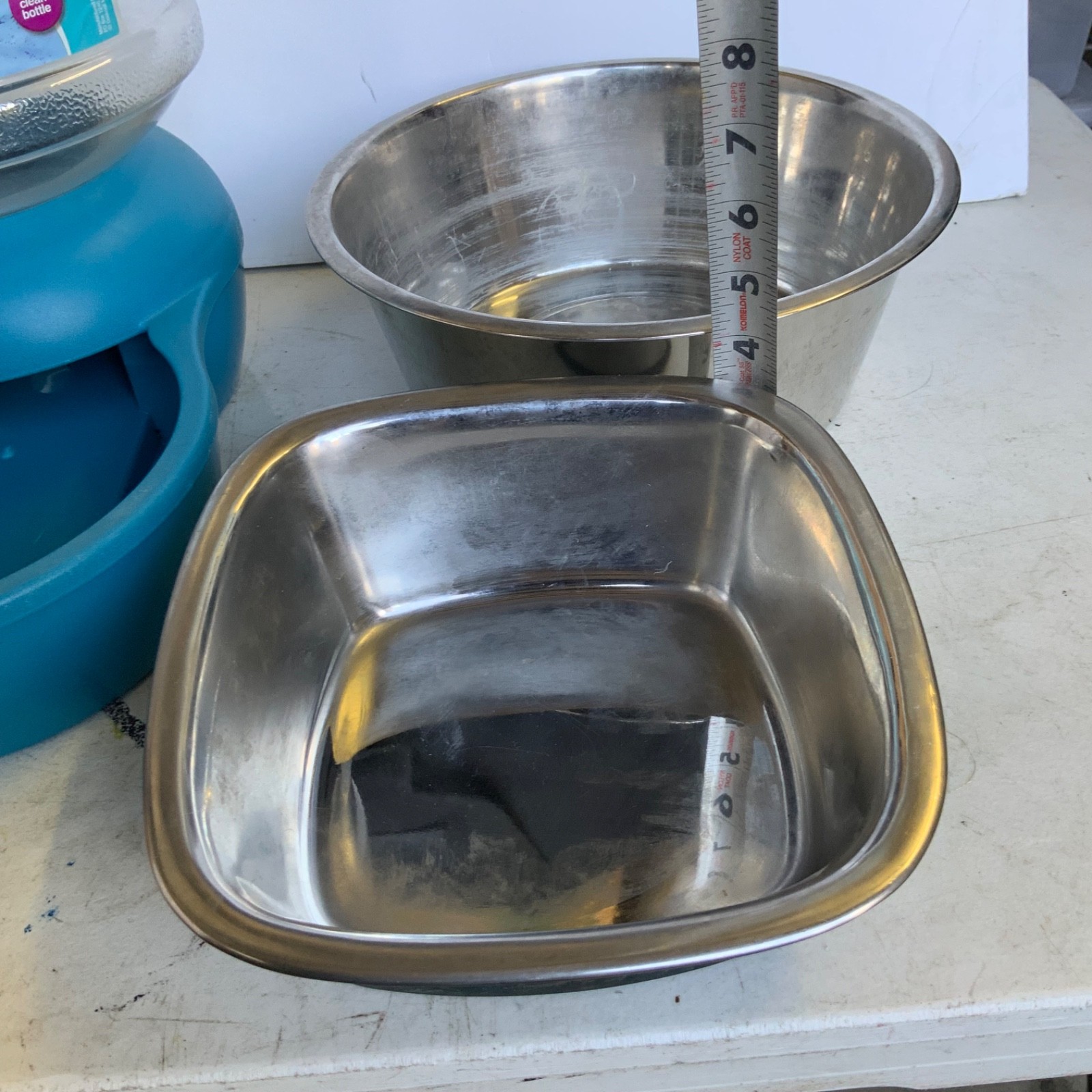 Aspen Pet LeBistro 2.5 Gal Gravity Waterer With 2 Metal Bowls - Image 8