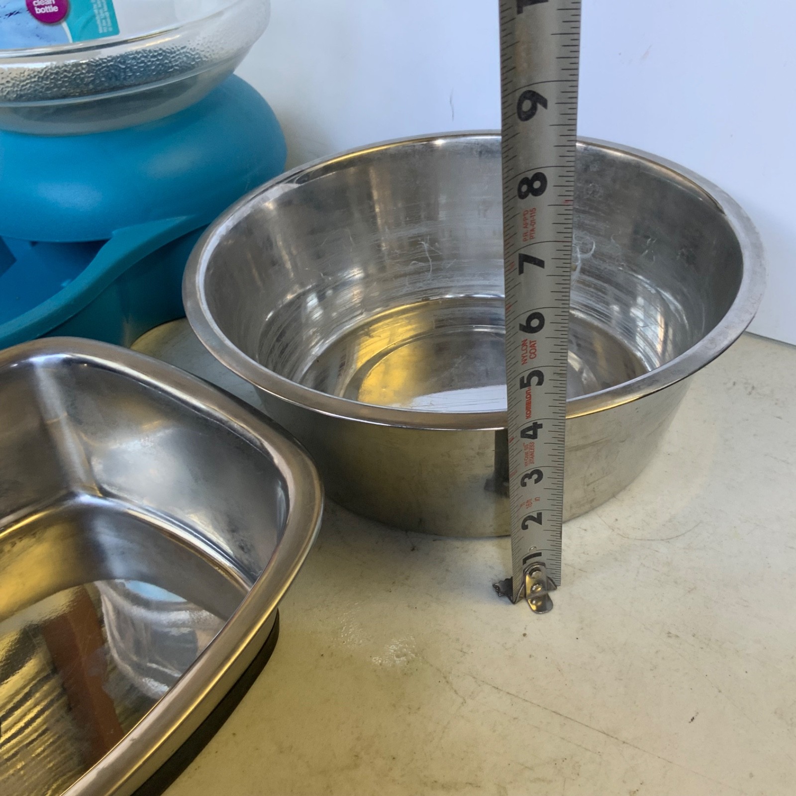 Aspen Pet LeBistro 2.5 Gal Gravity Waterer With 2 Metal Bowls - Image 6