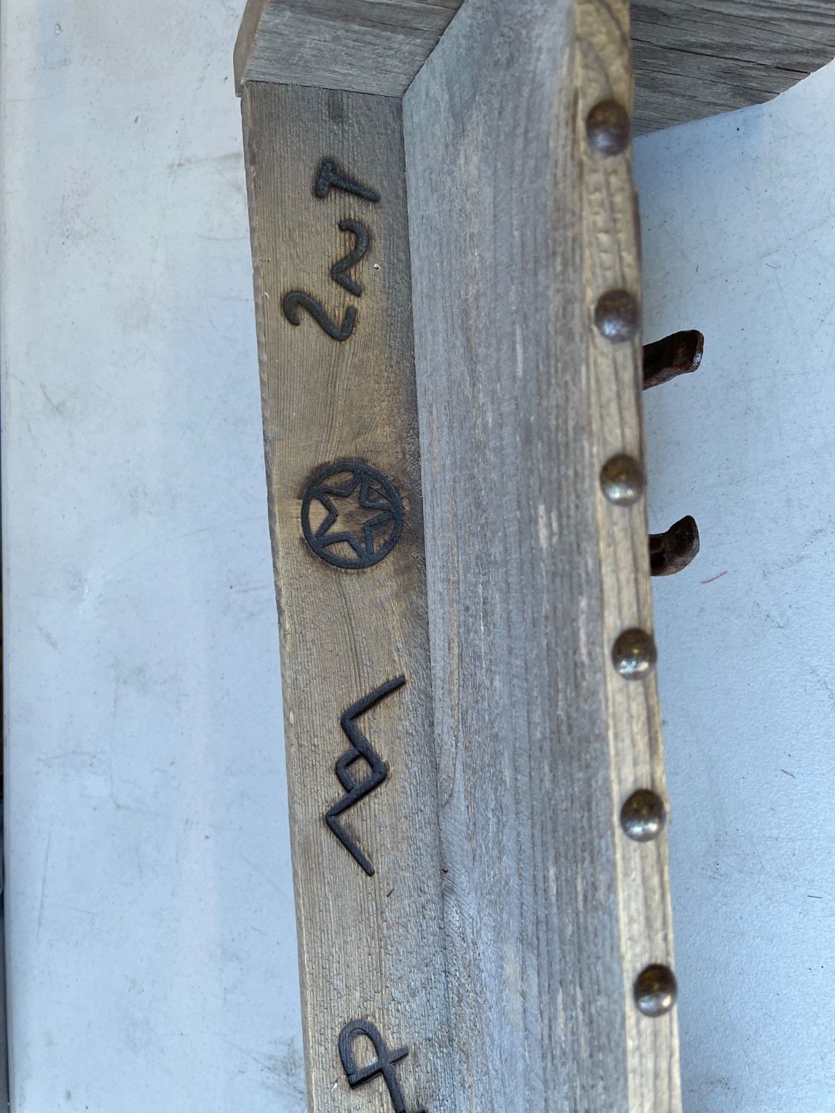 Rustic Western Wall Shelf 23in Reclaimed Wood Horseshoe Hooks Burned Brands - Image 8