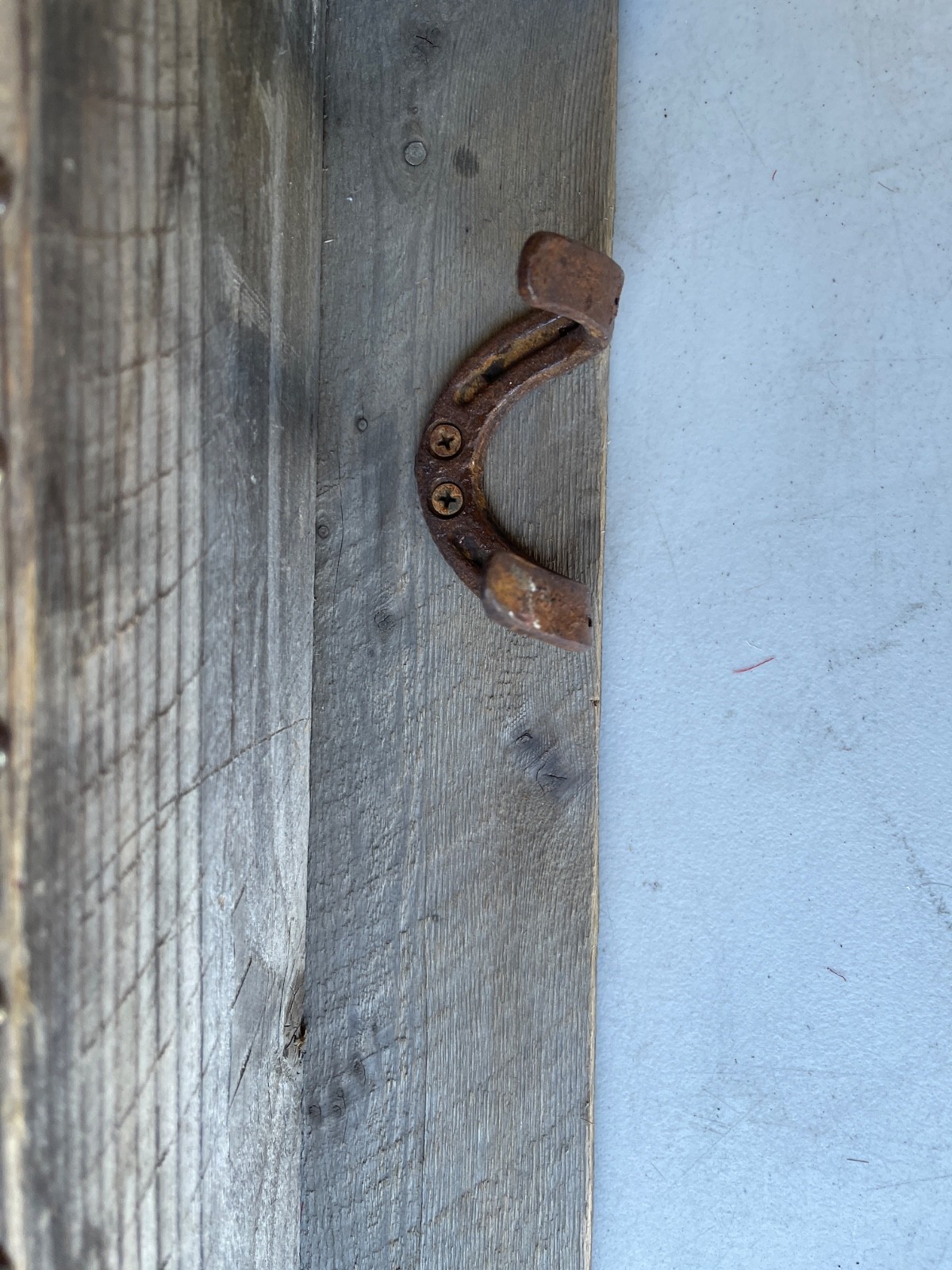 Rustic Western Wall Shelf 23in Reclaimed Wood Horseshoe Hooks Burned Brands - Image 10