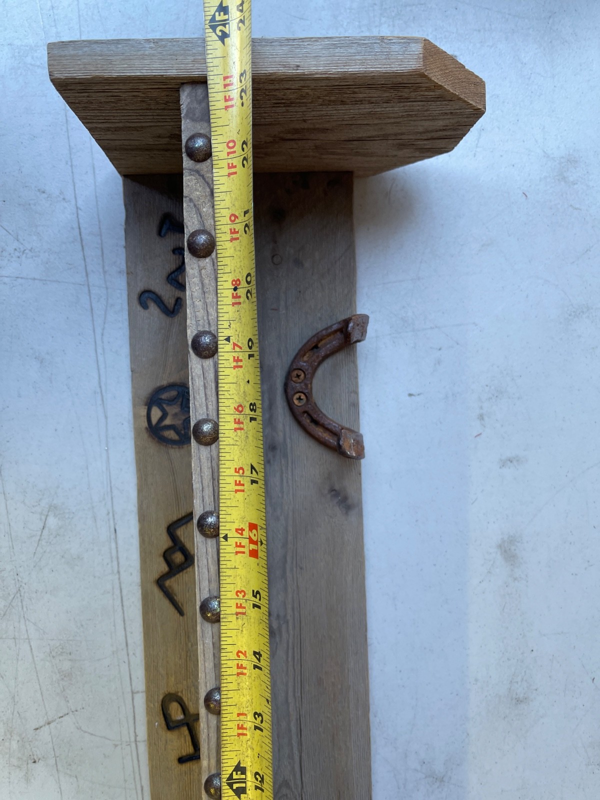 Rustic Western Wall Shelf 23in Reclaimed Wood Horseshoe Hooks Burned Brands - Image 15