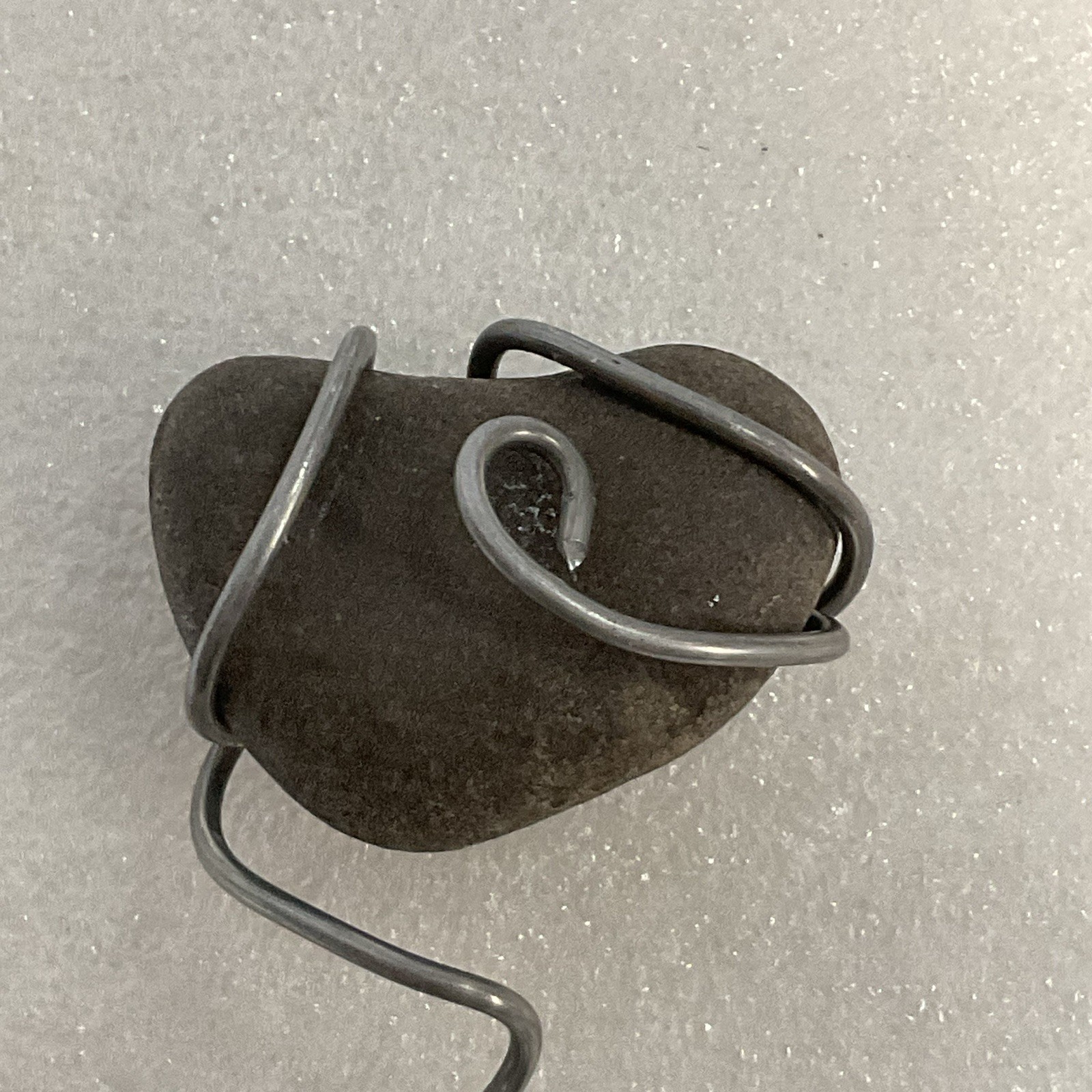 Folk Art Stone Heart Rock In Wire Stand GnuFoundArt - Image 3