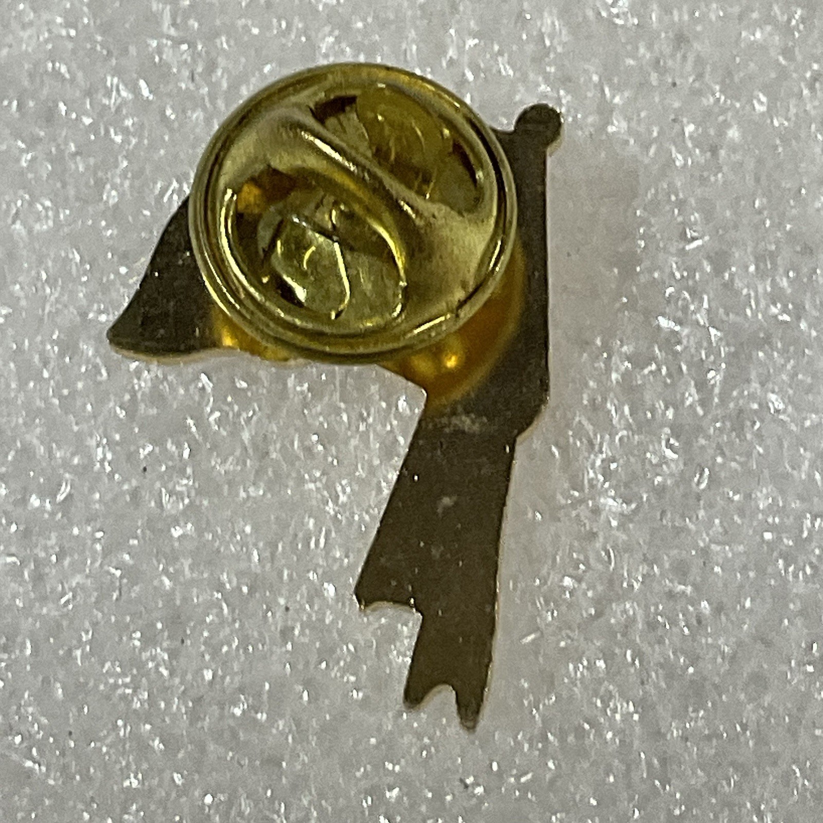 Desert Storm Gold Tone Flag Metal Pin Pinback GnuCollectibles - Image 2