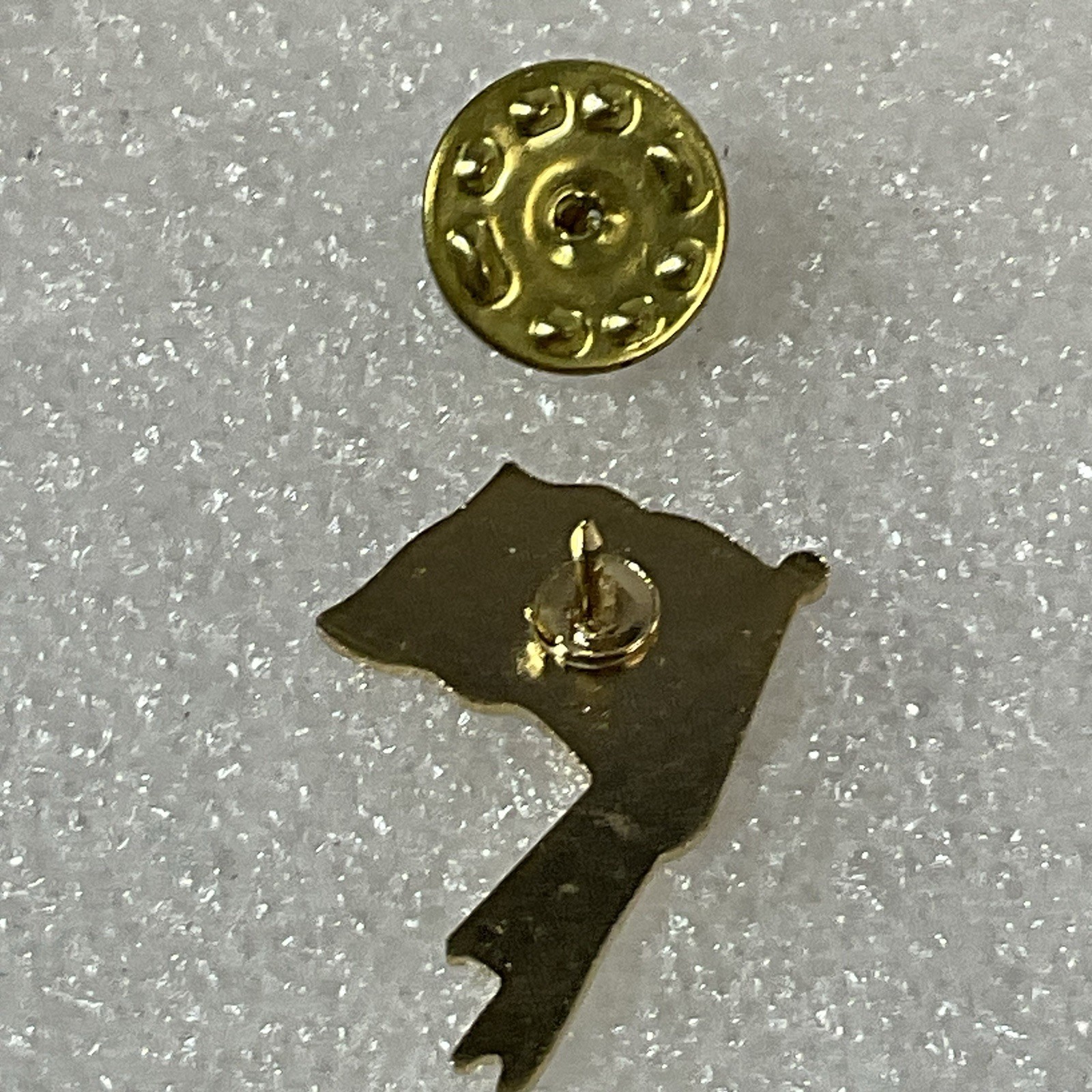 Desert Storm Gold Tone Flag Metal Pin Pinback GnuCollectibles - Image 7