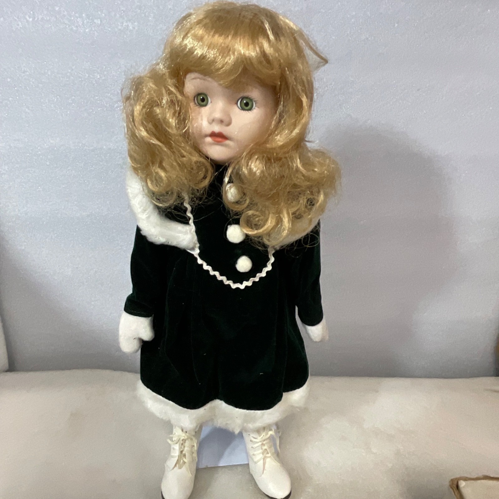 House of Lloyd 1990 Skater Doll 15in Stock 120170 With Box Stand - Image 10