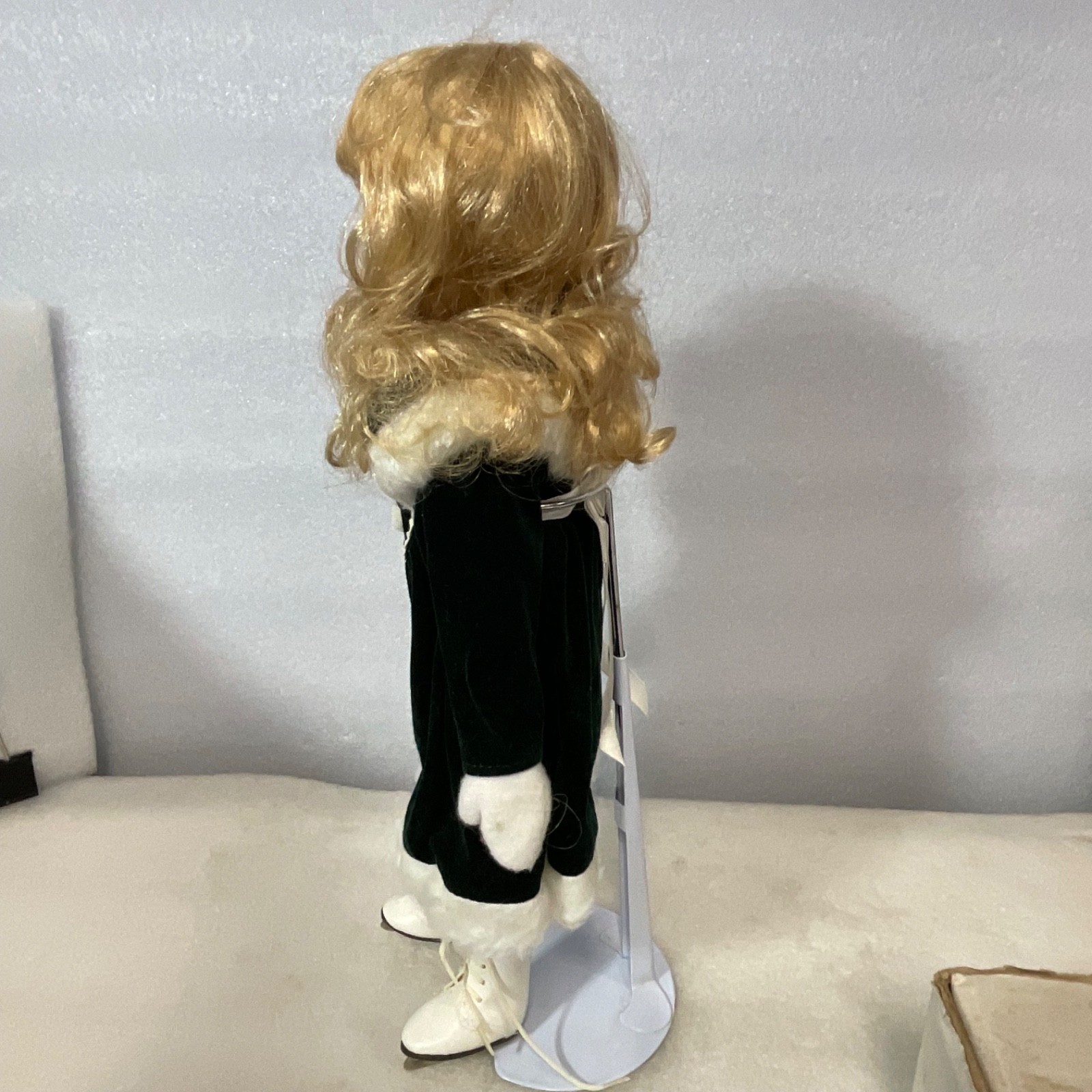 House of Lloyd 1990 Skater Doll 15in Stock 120170 With Box Stand - Image 13