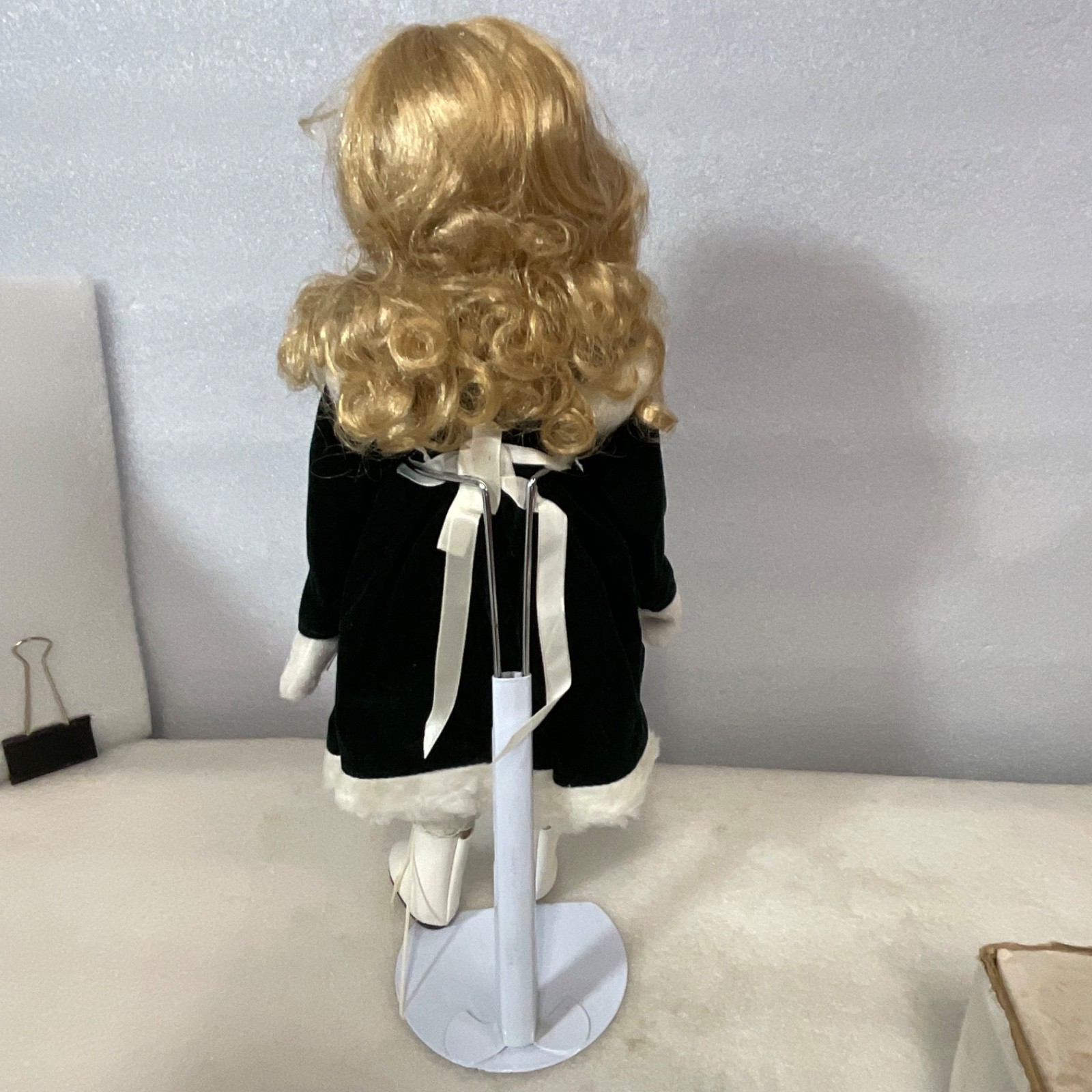 House of Lloyd 1990 Skater Doll 15in Stock 120170 With Box Stand - Image 14