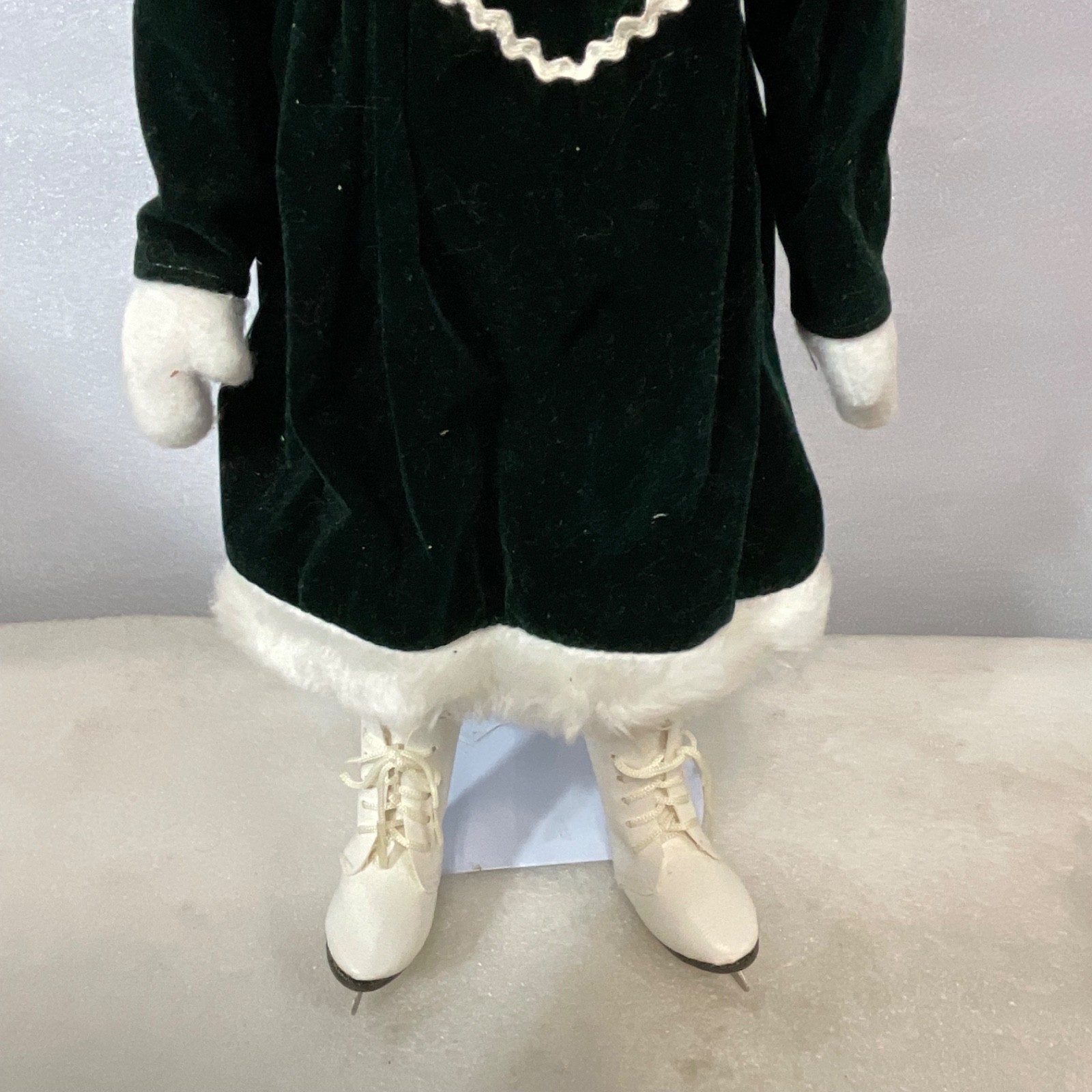 House of Lloyd 1990 Skater Doll 15in Stock 120170 With Box Stand - Image 12