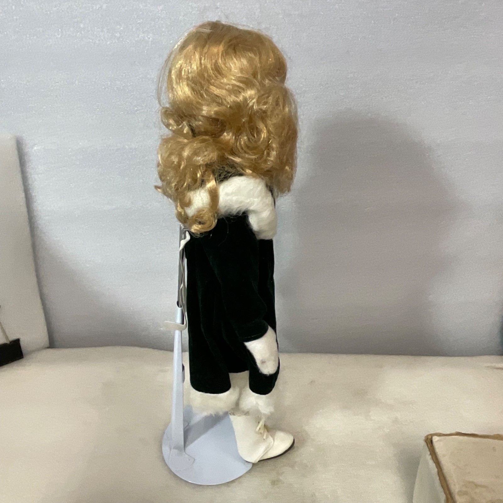 House of Lloyd 1990 Skater Doll 15in Stock 120170 With Box Stand - Image 15
