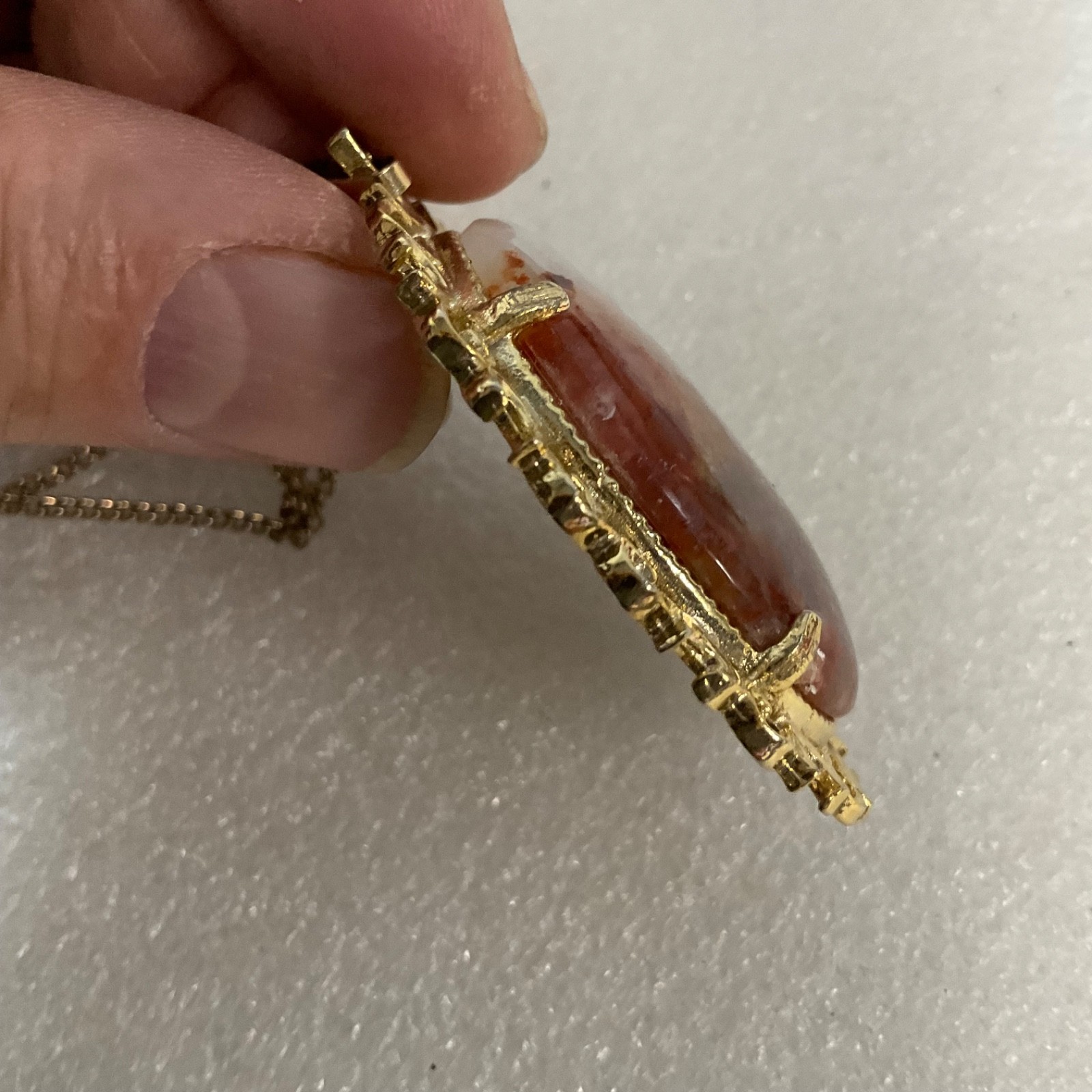 Vintage Gold Tone Oval Agate Pendant Necklace 24g Filigree Frame 20" Chain - Image 5