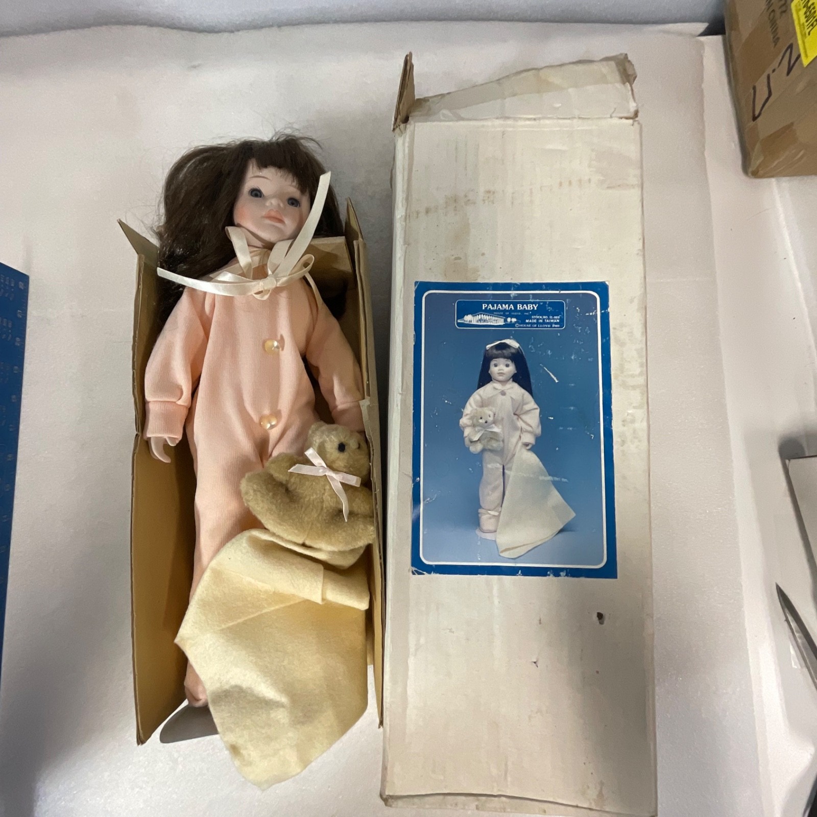 House of Lloyd Pajama Baby Doll 12-069 16in With Bear Box Stand 1989 - Image 2