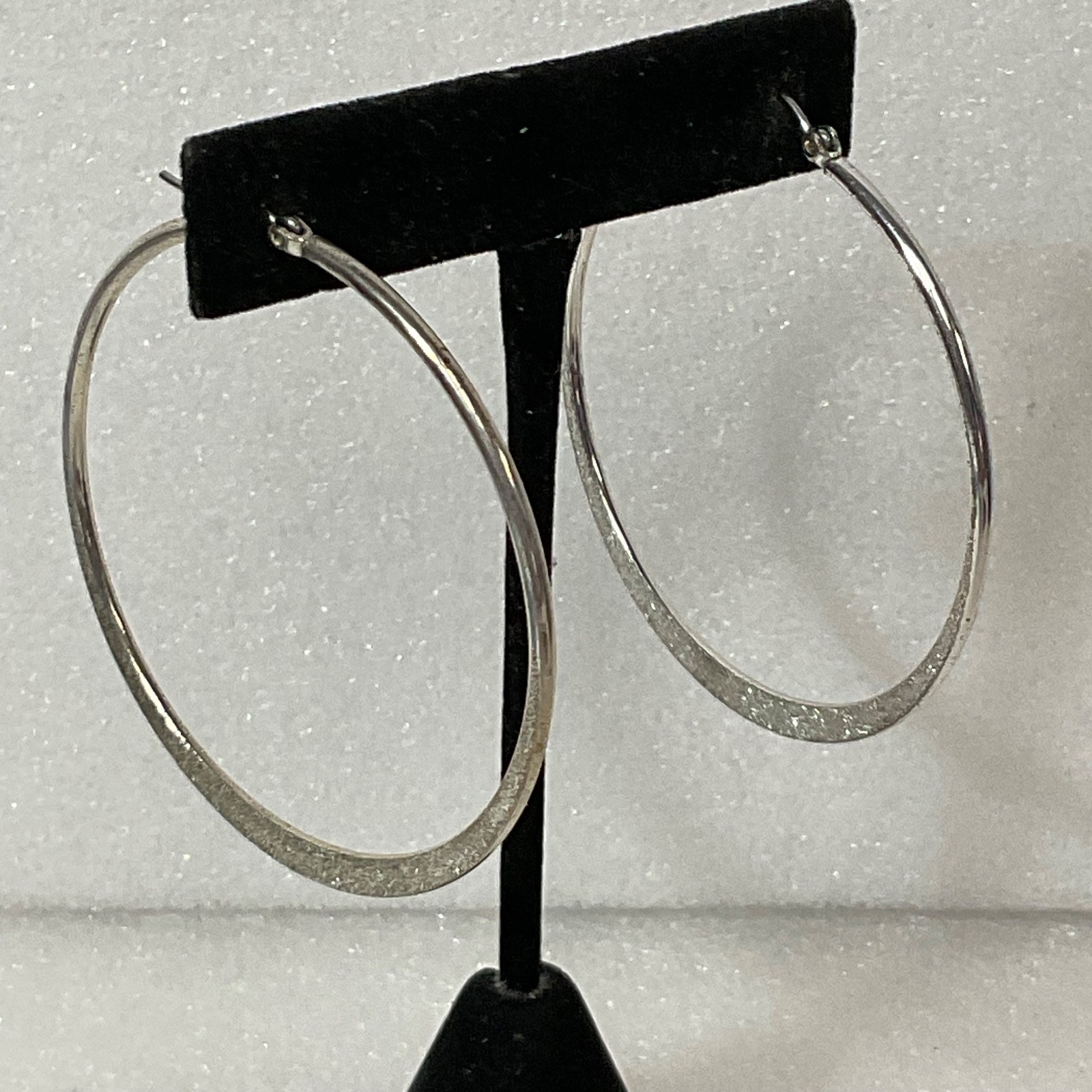 2.25in Silver Tone Hoop Earrings Lightweight Textured Edge Fashion Jewelry - Image 1