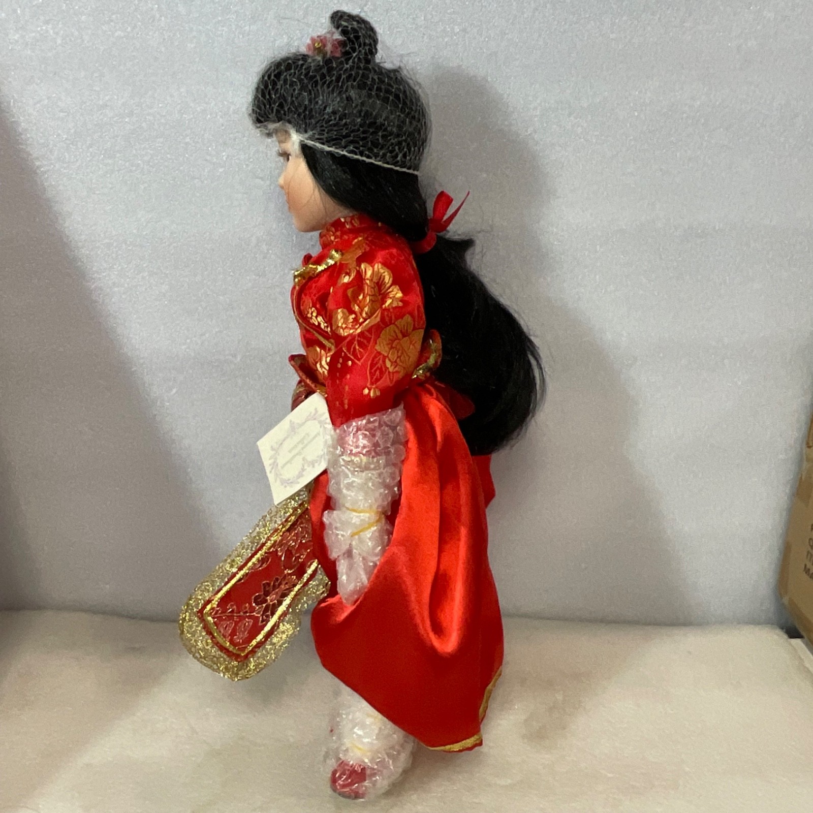 Americana Sweetheart Su Ling Porcelain Doll 15in Red Dress Box 28220 - Image 5
