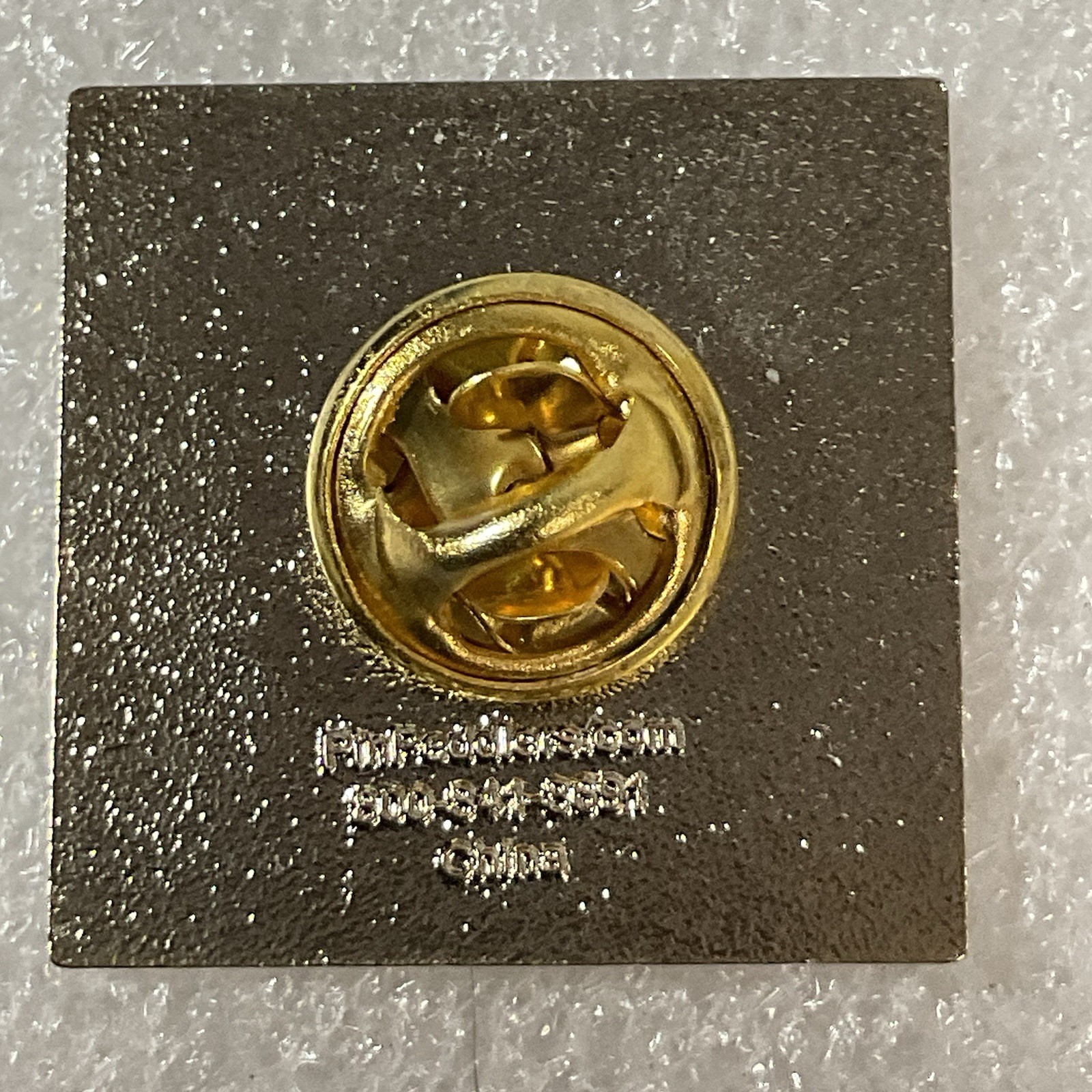 International Quilt Festival Houston 2011 Metal Enamel 1” Pin Pinback - Image 2