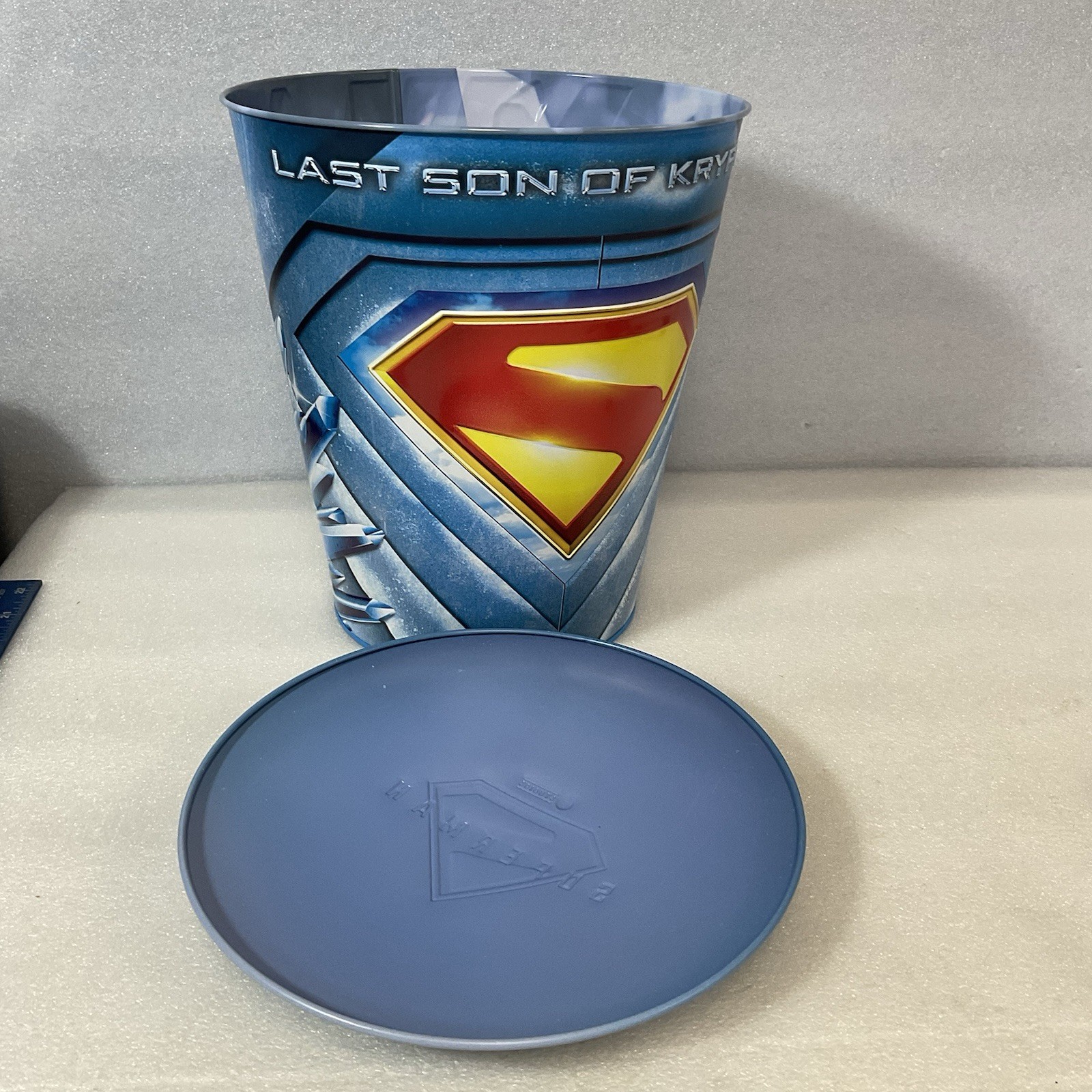 Superman Popcorn Bucket Last Son of Krypton Metal 11" DC Comics 6.8L - Image 9