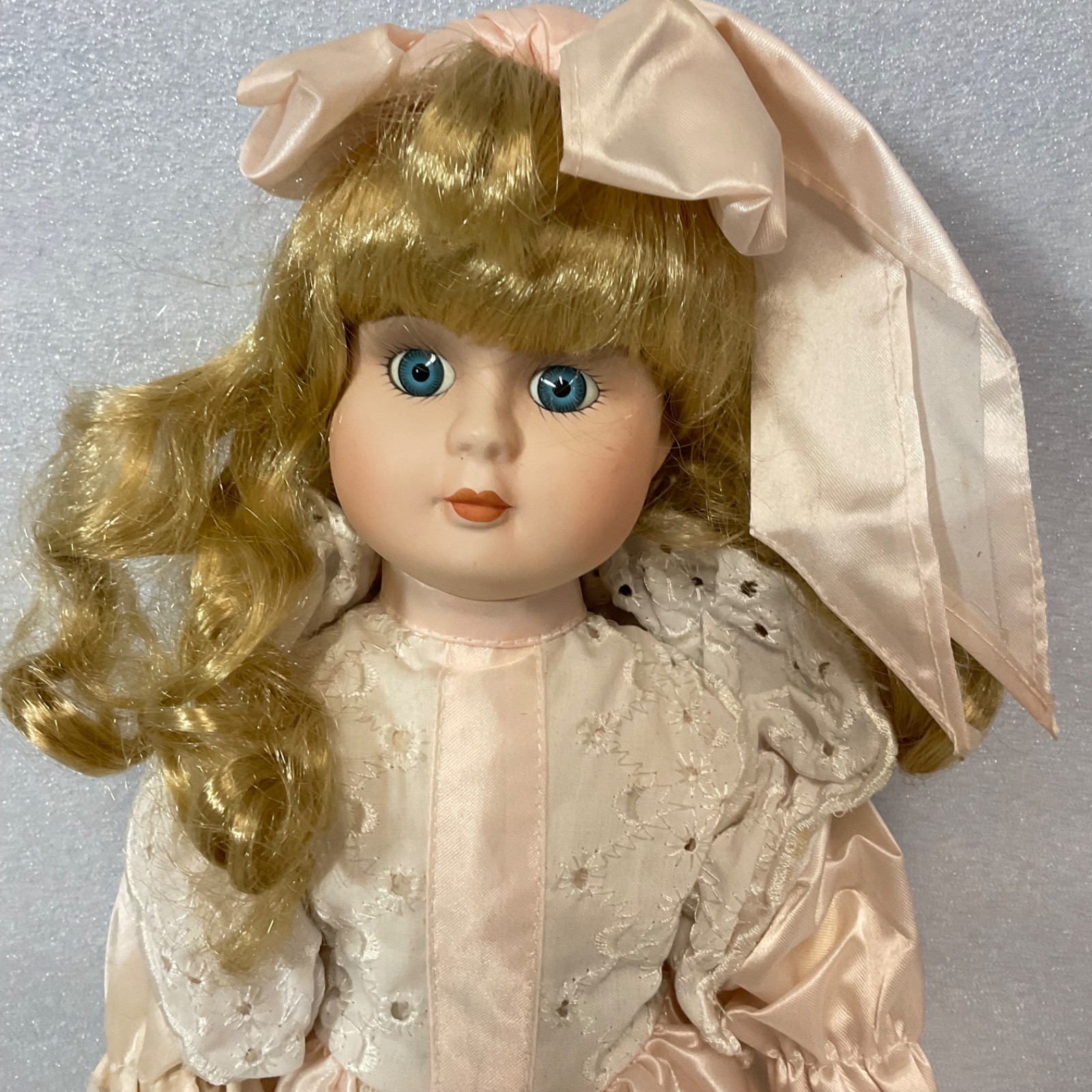 Blonde Blue Eyed Porcelain Doll 15.5in Pink Dress White Lace Bow - Image 2