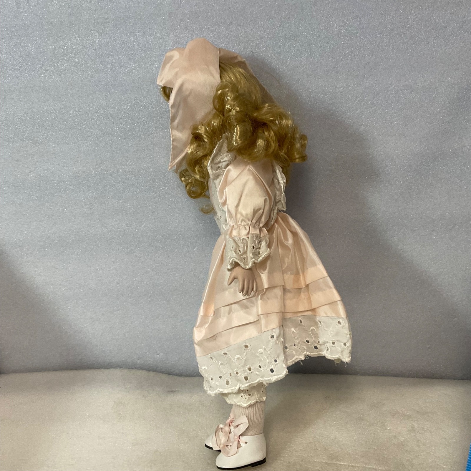Blonde Blue Eyed Porcelain Doll 15.5in Pink Dress White Lace Bow - Image 5