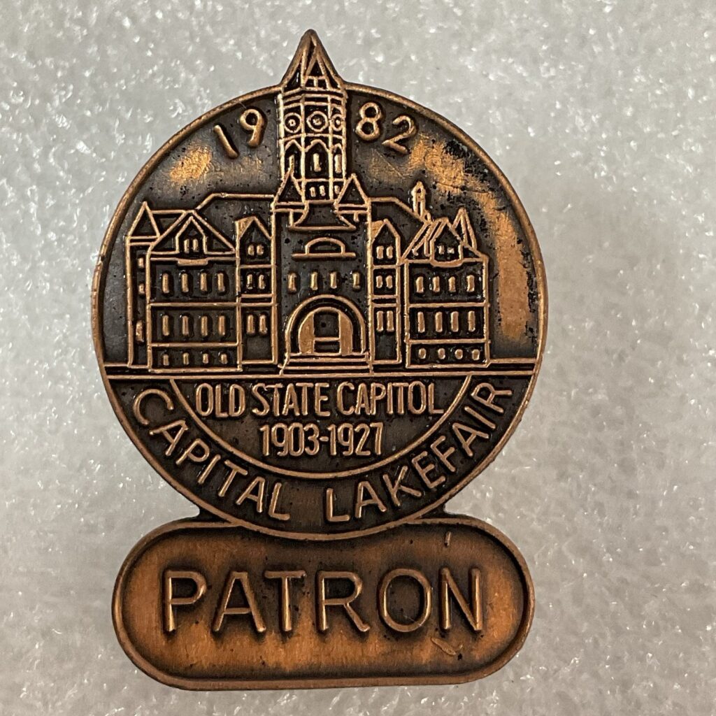 1982 Capital Lakefair Old State Capitol 1903-1927 Patron Pin Pinback Copper Tone - Image 1