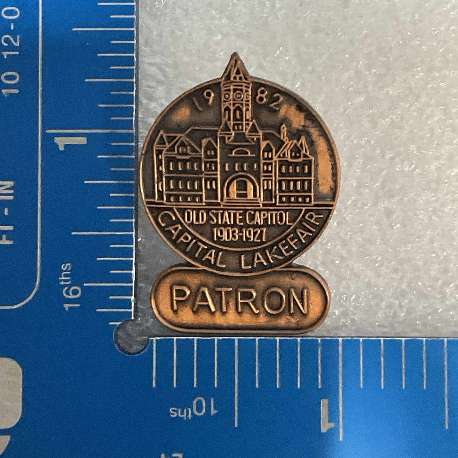 1982 Capital Lakefair Old State Capitol 1903-1927 Patron Pin Pinback Copper Tone - Image 3