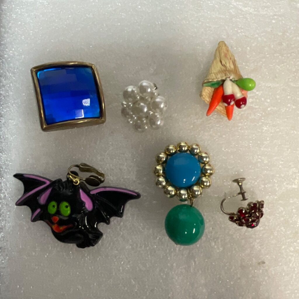 Lot Vintage Single Clip On Earrings Mismatched Costume Jewelry Fun Retro - Image 1